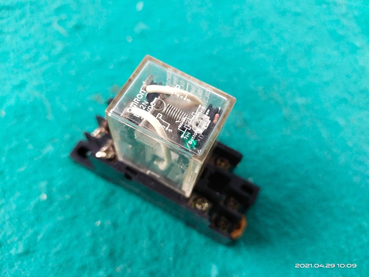 รีเลย์ Omron รุ่น LY2N 24VDC พร้อมซ็อกเก็ต