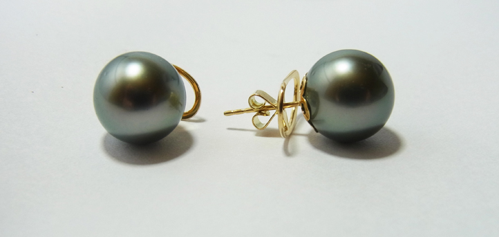 ต่างหูไข่มุก south sea 11-12 มิล ตัวเรือน 18k สีดำ เกรด AAA-AA++