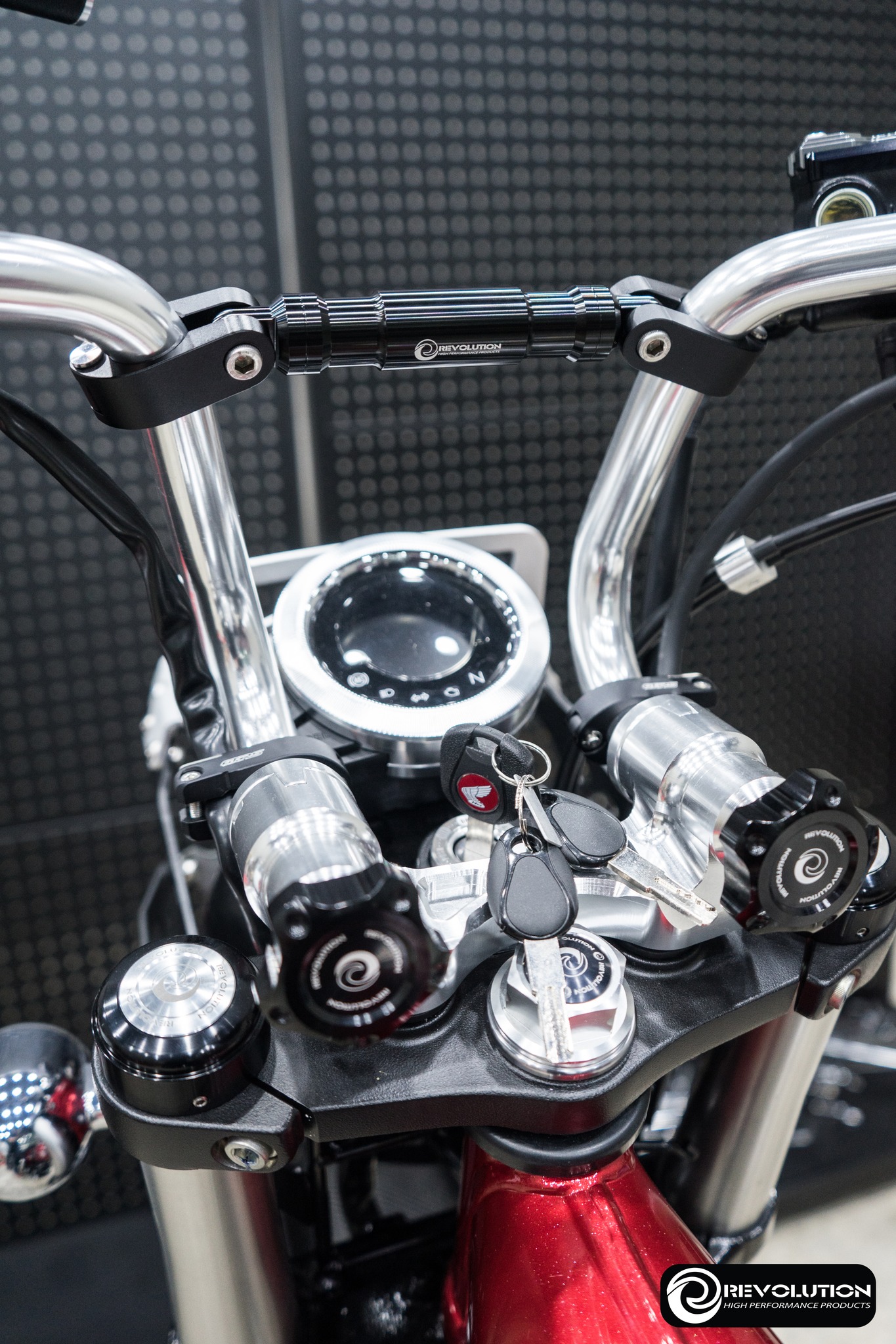 คานแฮนด์ CNC สั้น (สำหรับแฮนด์พร้อมแผงคอCNC ปรับได้) REVOLUTION ST-125Dax/MONKEY-125 ราคา 1,600 บาท/ตัว