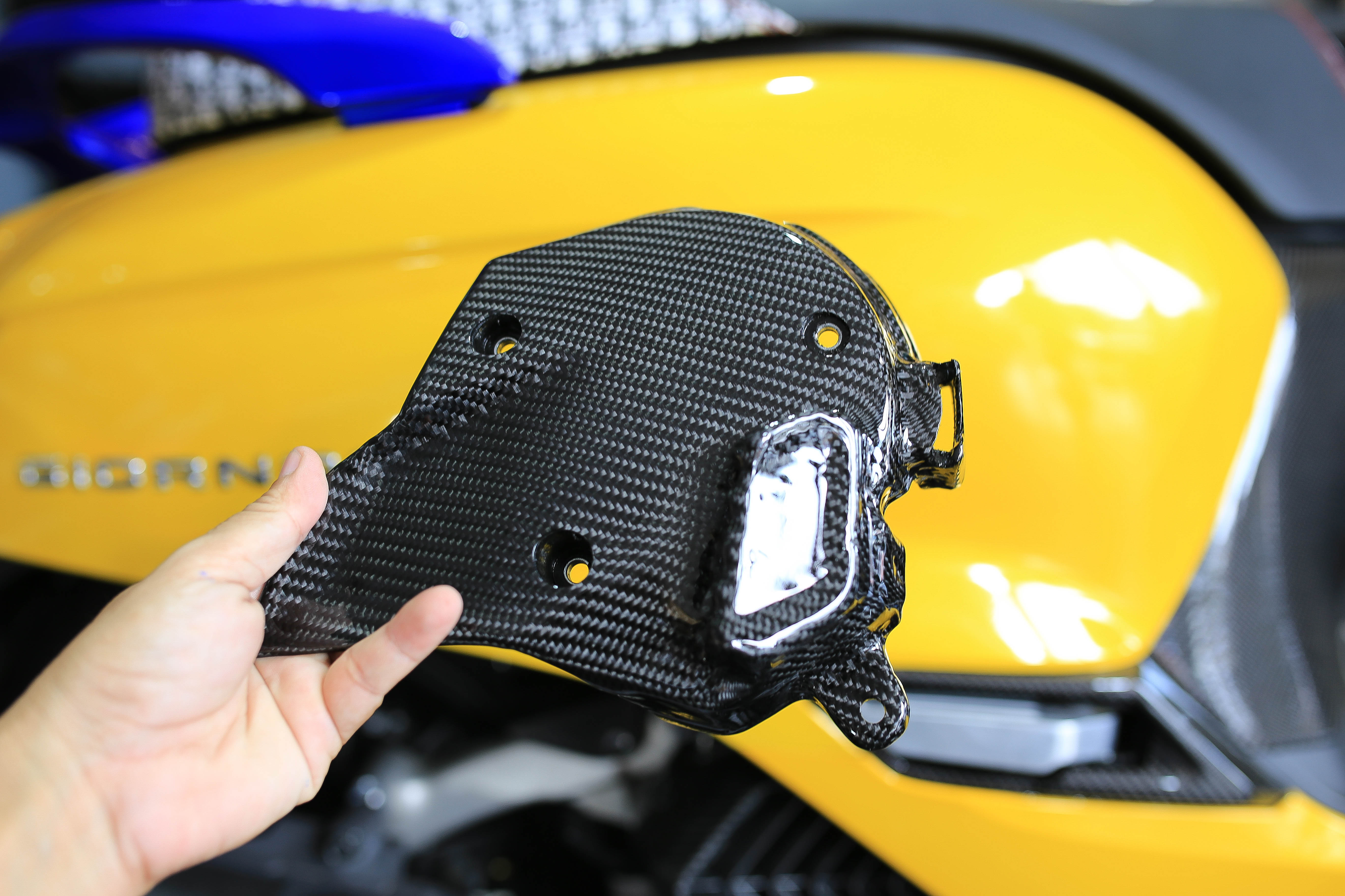 คาร์บอนเครฟล่าผ้าแท้ HONDA Giorno+ ทั้งคัน มีของพร้อมส่ง กรอง กันร้อนท่อ ฝาถังน้ำมัน ครอบไฟหน้า ครอบพักเท้า ครอบไฟส่องป้าย ฝาเก๊ะ หม้อน้ำ หัวแคร้ง