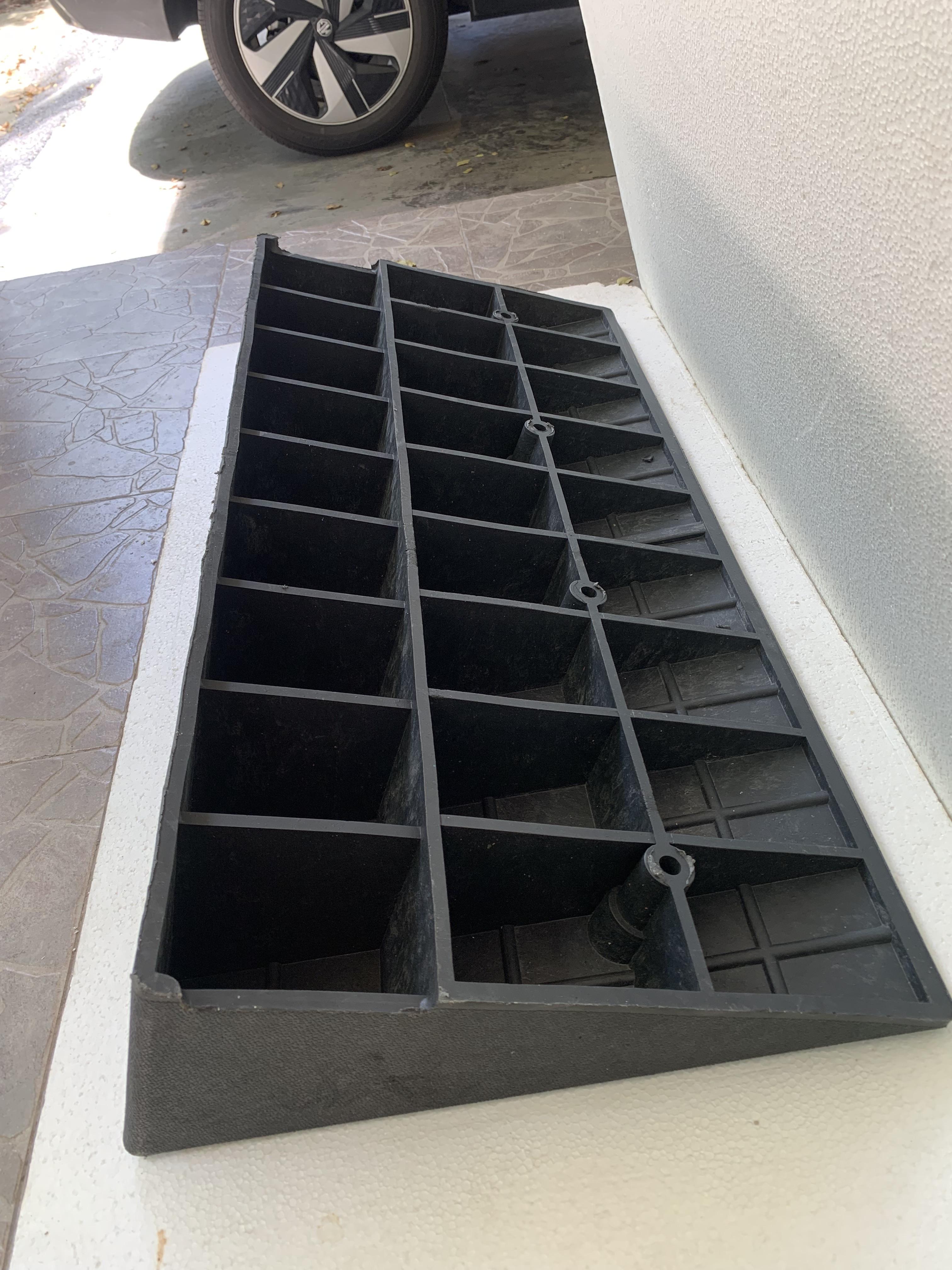 ทางลาดยางปีนฟุตบาท สูง 19 เซนติเมตร ลึก 45 เซนติเมตร ยาว 95 เซนติเมตร หนัก 15.7 kg - Rubber Ramp 19x45x95cm 15.7 kg