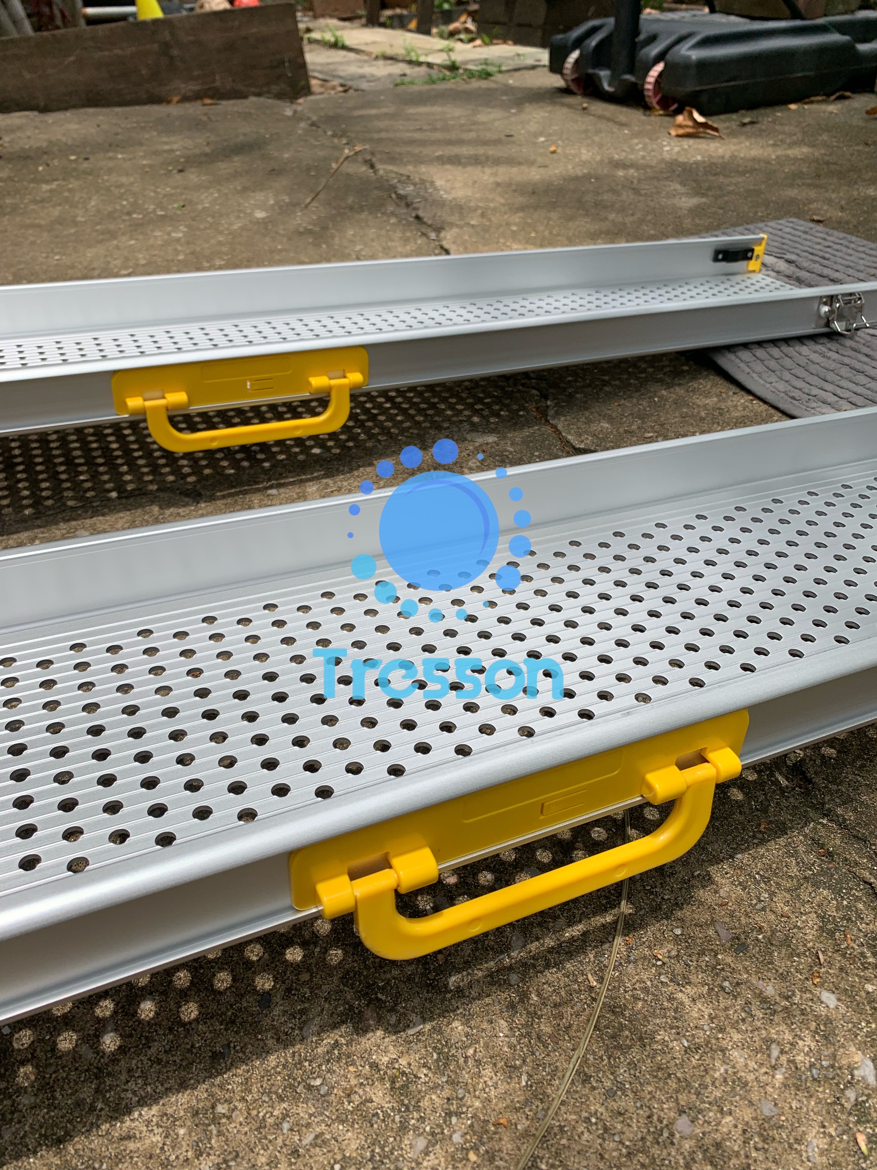 ทางลาดรถเข็นอลูมิเนียม แบบรางคู่ ยาวพิเศษ360ซม.รางกว้าง16.2ซม.ปรับระดับความยาวได้ พับสไลค์ด้านยาว หนัก 20.9กก.รับนน.สูงสุด300กก.