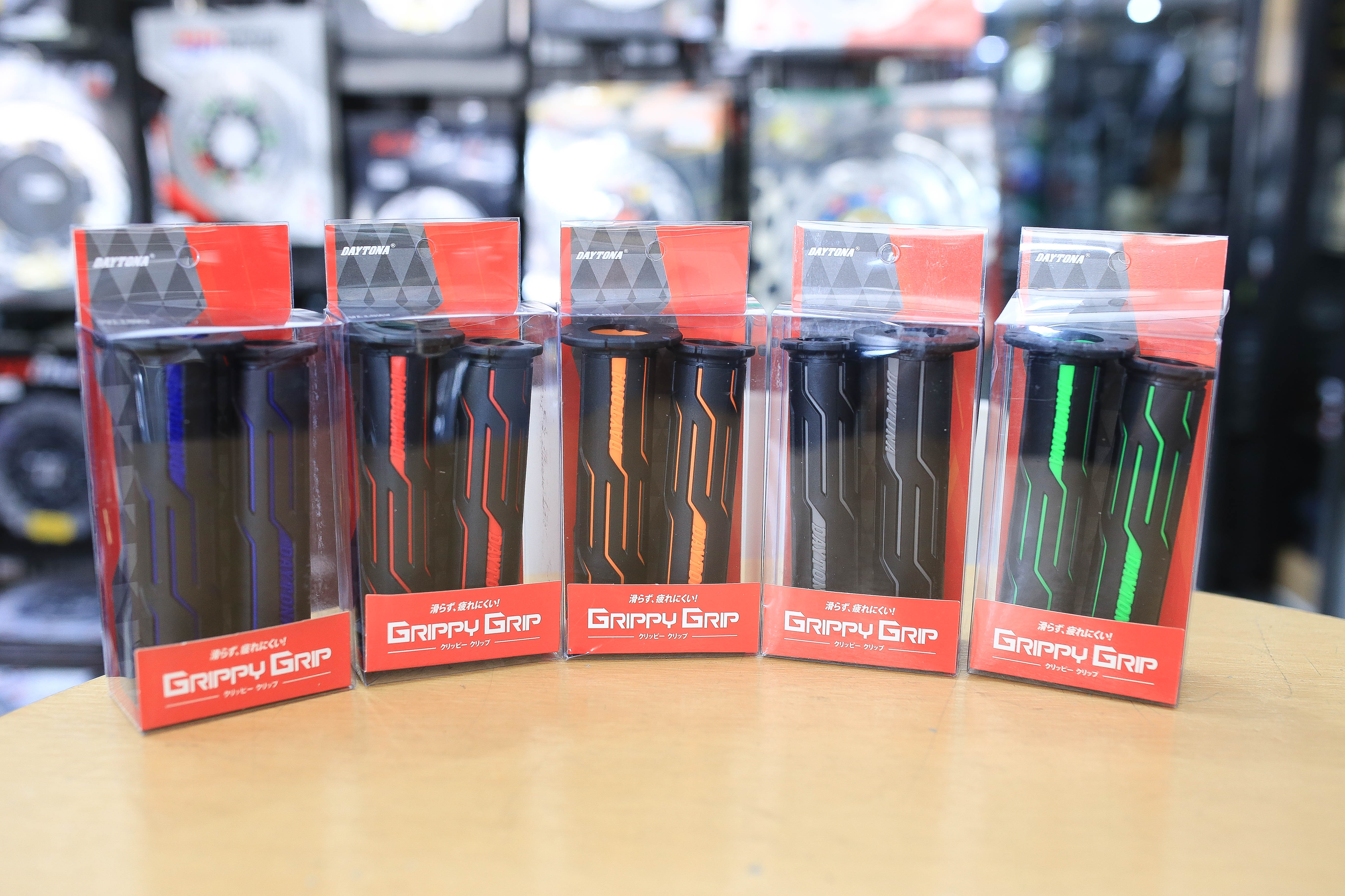 ปลอกแฮนด์ ปลอกมือ เดโทน่า Daytona งานเทียม ใส่รถได้ทุกรุ่น