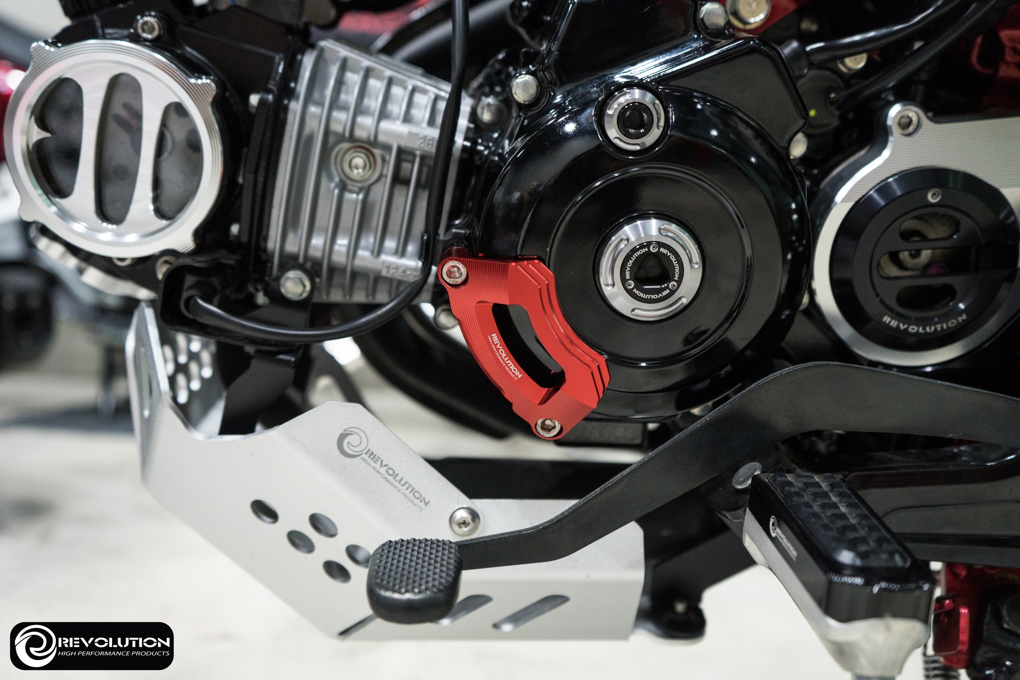 ฝาครอบเครื่องด้านL REVOLUTION CT-125 NEW2023/ST-125Dax/GROM:MSX-125/MONKEY-125 5เกียร์