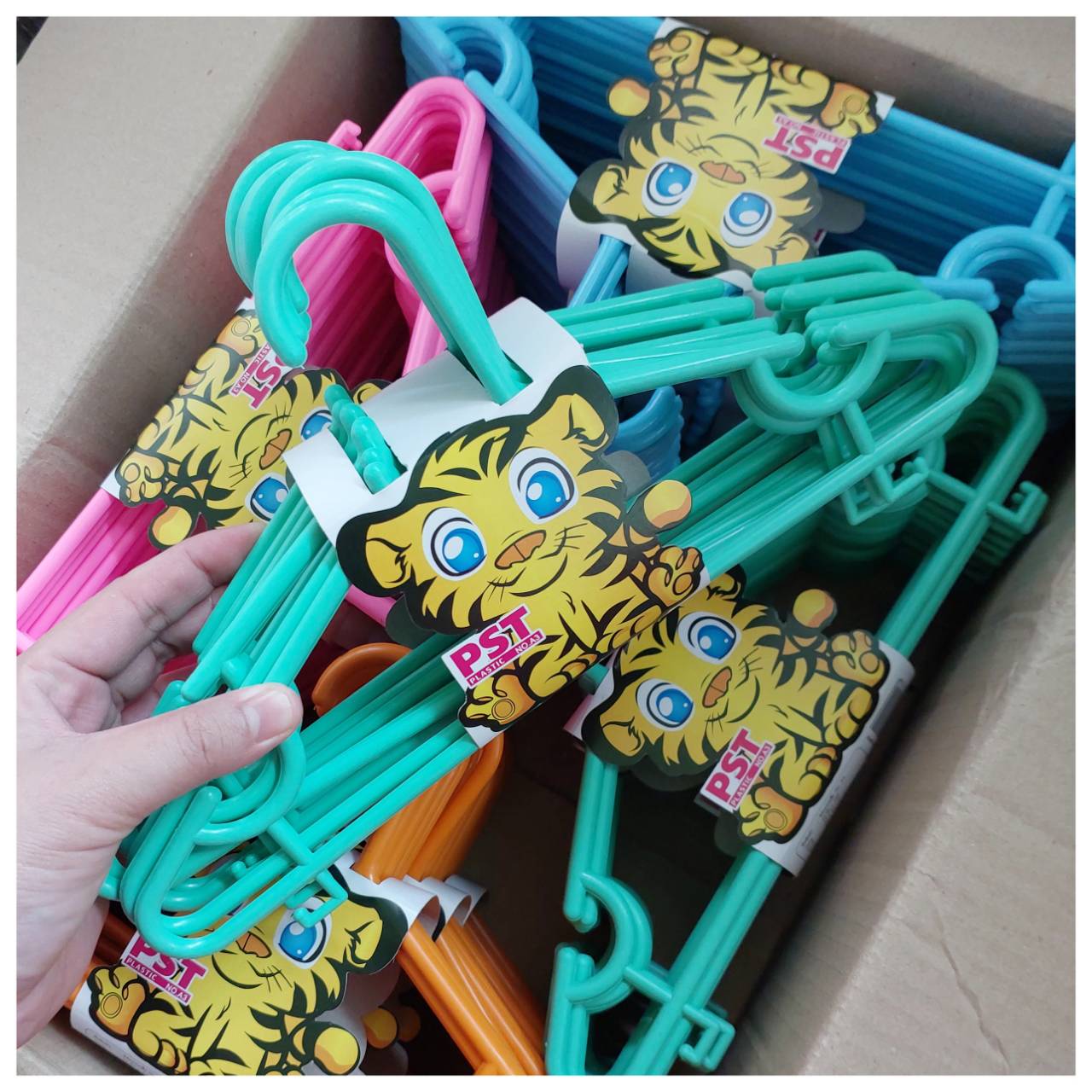 ไม้แขวนเสื้อเด็ก No.A3 (PST) กล่อง 1*10*12