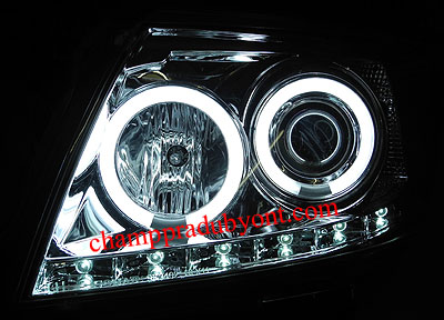 ไฟหน้าโปรเจคเตอร์ TOYOTA VIGO CHAMP 11-14 ขาว วงแหวน LED ยาว (V.2)