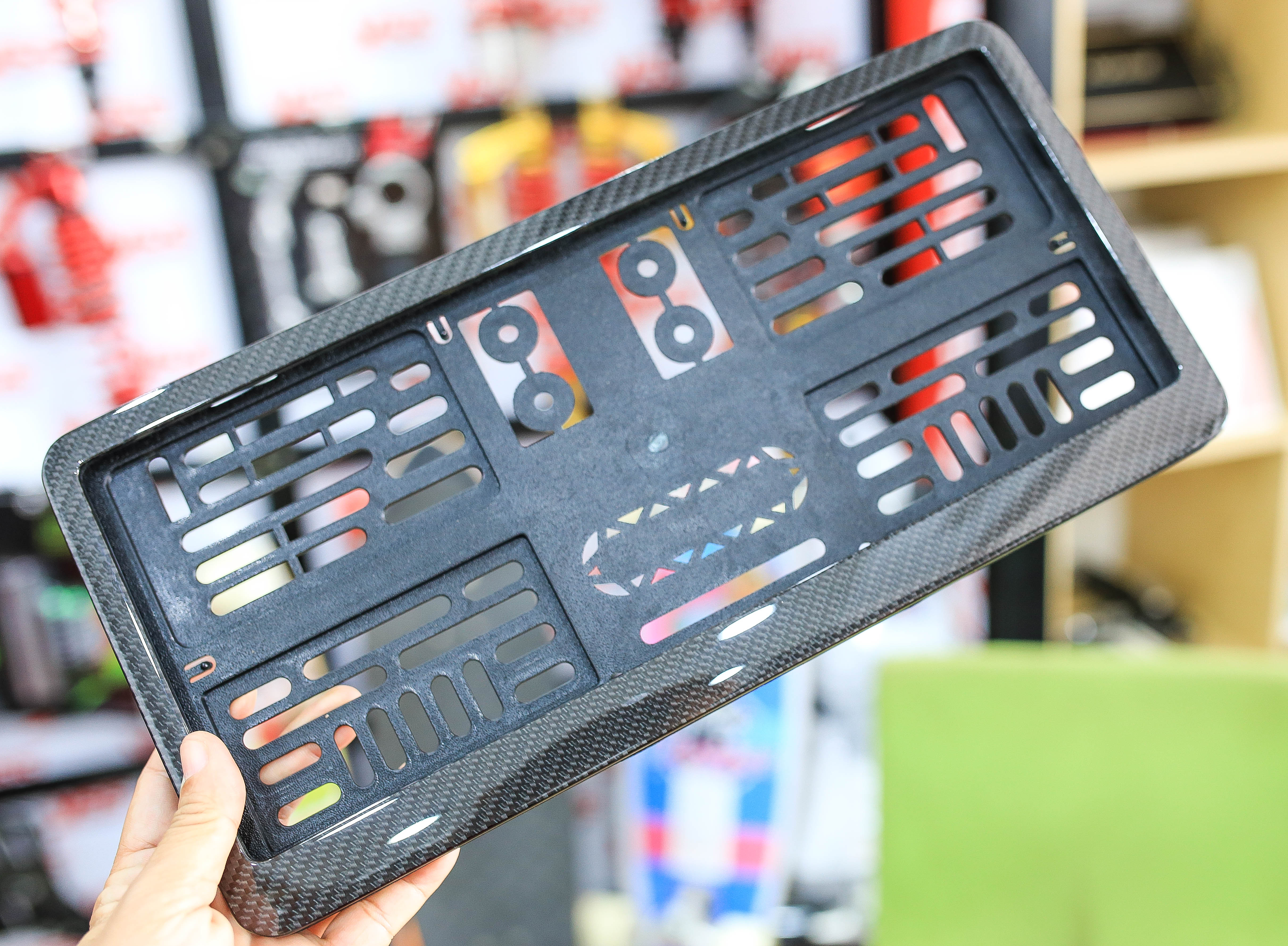 กรอบป้ายทะเบียนคาร์บอนแท้ ป้ายทะเบียน carbon แท้ กรอบทะเบียนรถยนต์ 2แผ่น ราคา1800 รับประกันงานเงาสวยเนียนทุกจุด สามารถใส่ได้กับรถทุกรุ่น