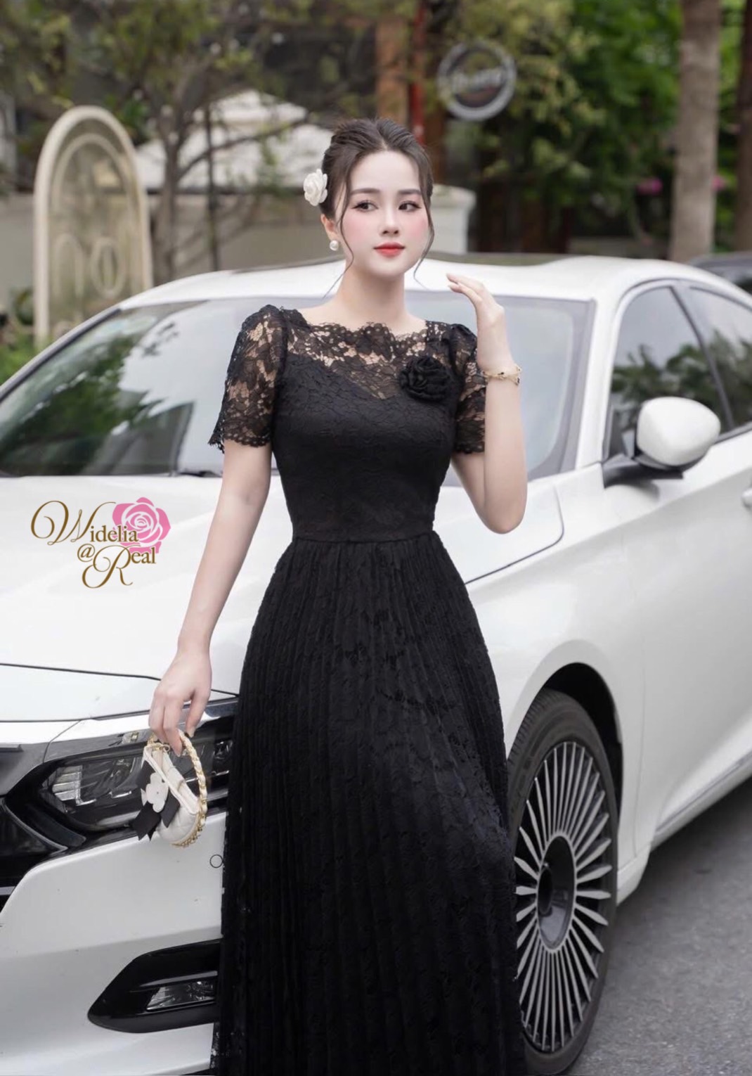 Korea Maxi dress แม็กซี่เดรสตัวยาว แขนสั้น อกเย็บดอกไม้ 1 ดอก
