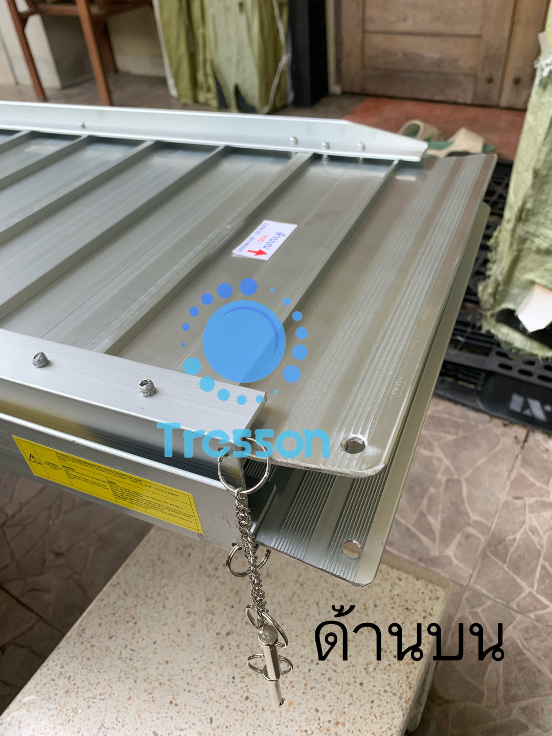 ทางลาดรถเข็นอลูมิเนียมยาวพิเศษ180ซม (180x73x5 cm) พับครึ่งด้านกว้าง หนัก17.8kg ** มีของพร้อมส่ง -180x75x5.5cm Aluminium Ramp 16 kg