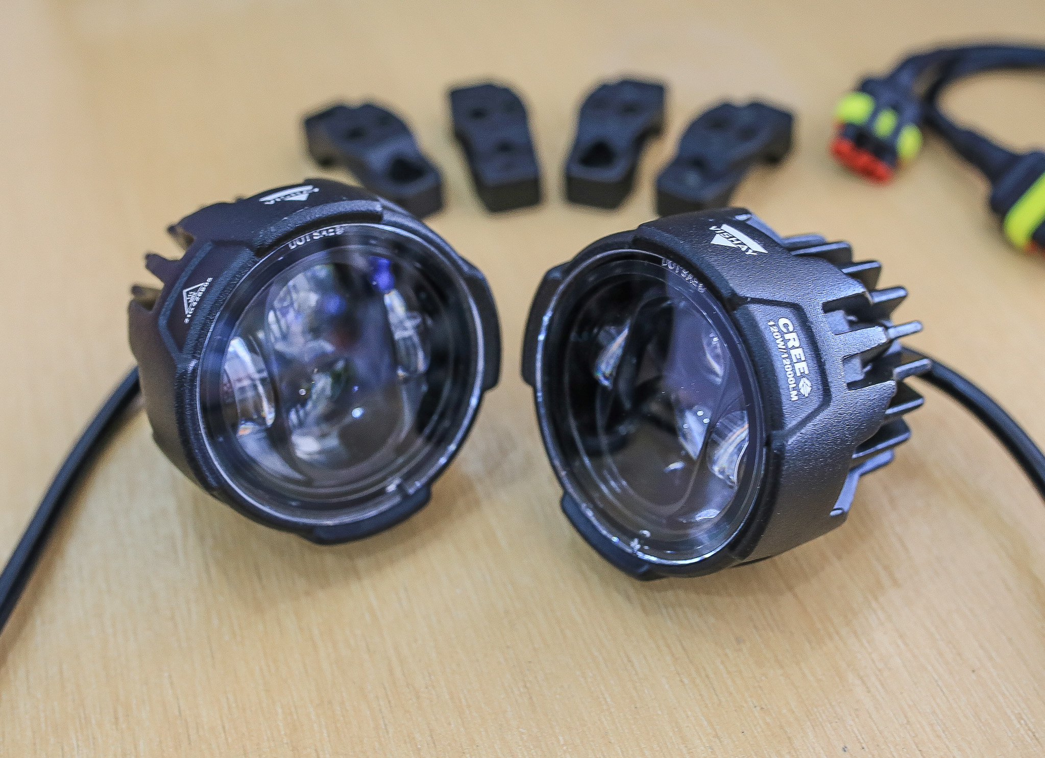 ไฟสปอตไลท์ VISHAY AUTOLED 120W/12000LM ชุดละ1690บาท