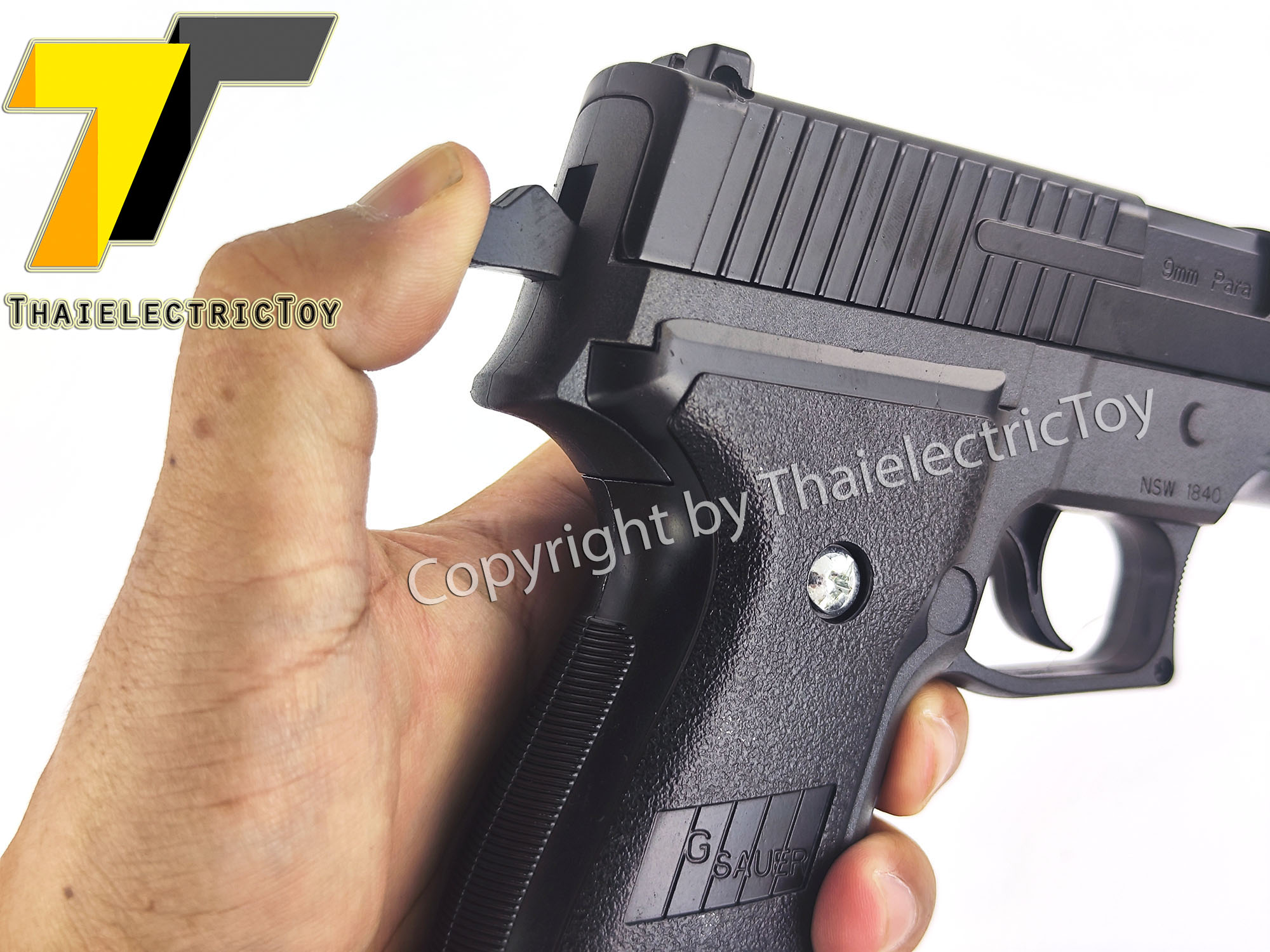 ปืนอัดลมเหล็ก Sig sauer p226 ชักยิงทีล่ะนัด ลำกล้องยาว 7.5 นิ้ว หนัก 507 กรัม