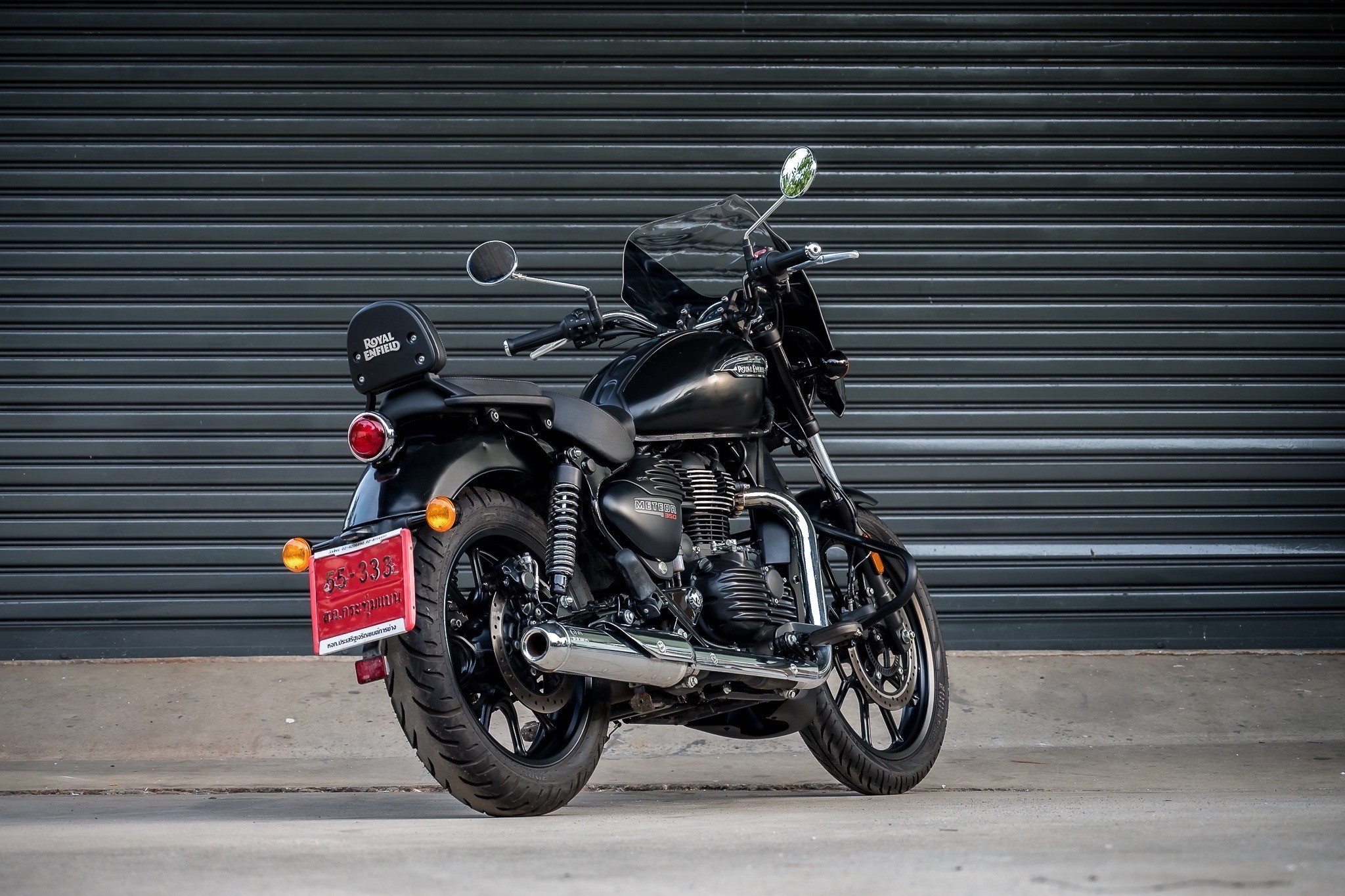 Royal Enfield METEOR 350 (เมธิออ 350) 1.หน้ากากโม่งใหญ่ 3990฿ 2.คาดกลางถัง 1950฿ 3.ครอบฝากระเป๋าข้าง 1990฿ 4.ครอบเครื่อง 2300฿ 5.แคชบาร์+อกไก่ 4700฿