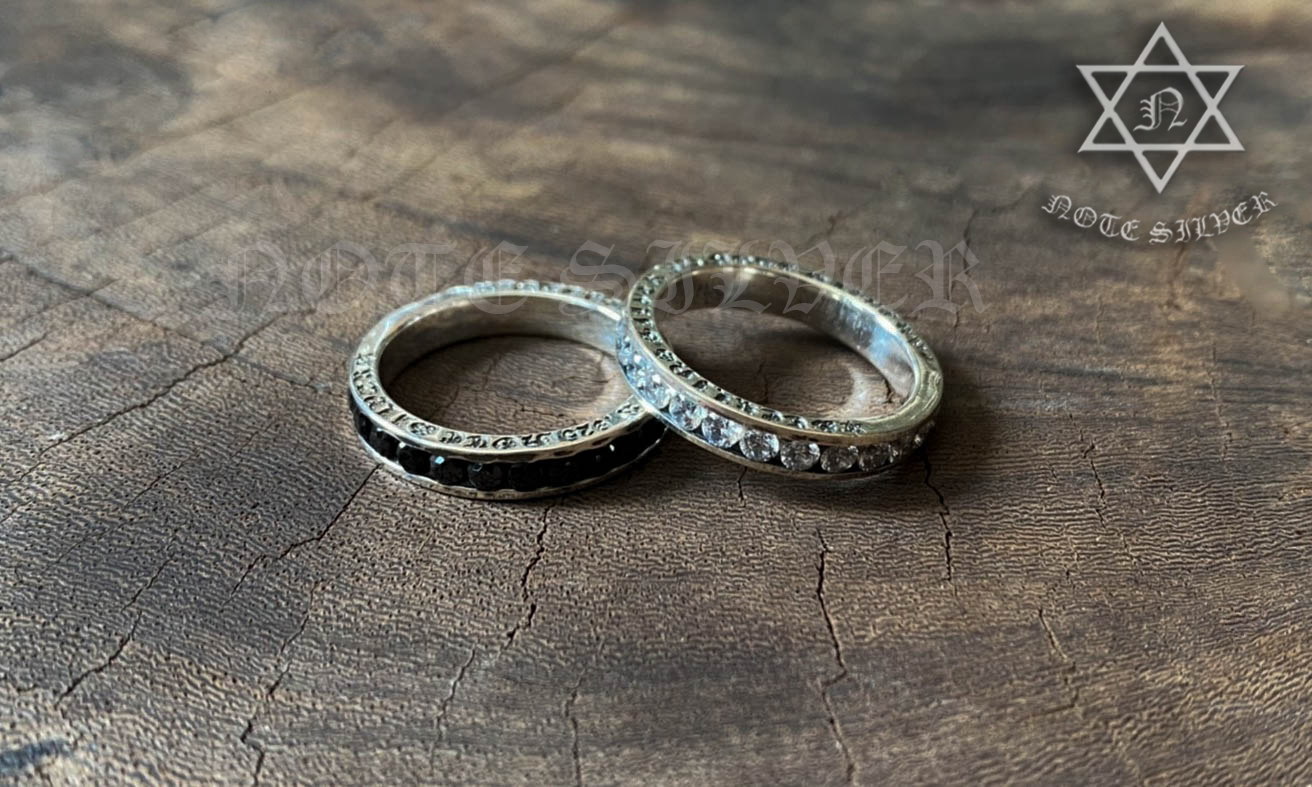 แหวนเงินแท้ นิล 2.2mm รอบวง ทรงกลม รมดำ เน้นอักษรชัดๆ Sterling Silver 925 NSRG2528