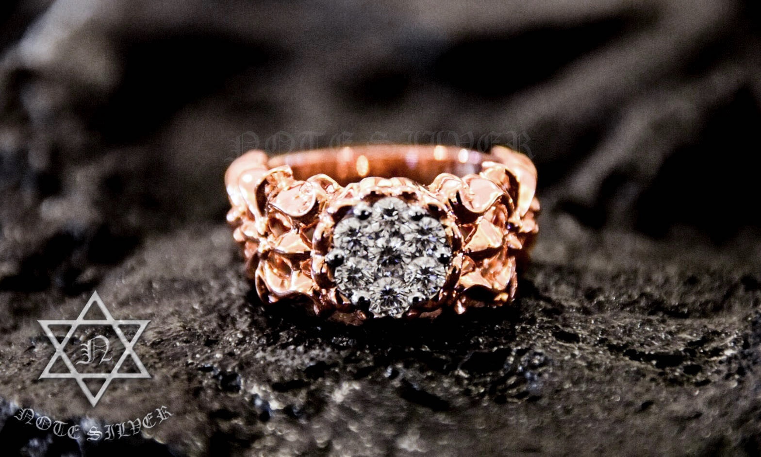 แหวนทองพิ้งโกลฝังเพชร 18K Pink/Rose Gold สไตล์บาโร้ค Baroque (ทรงใหญ่) NSPG1198