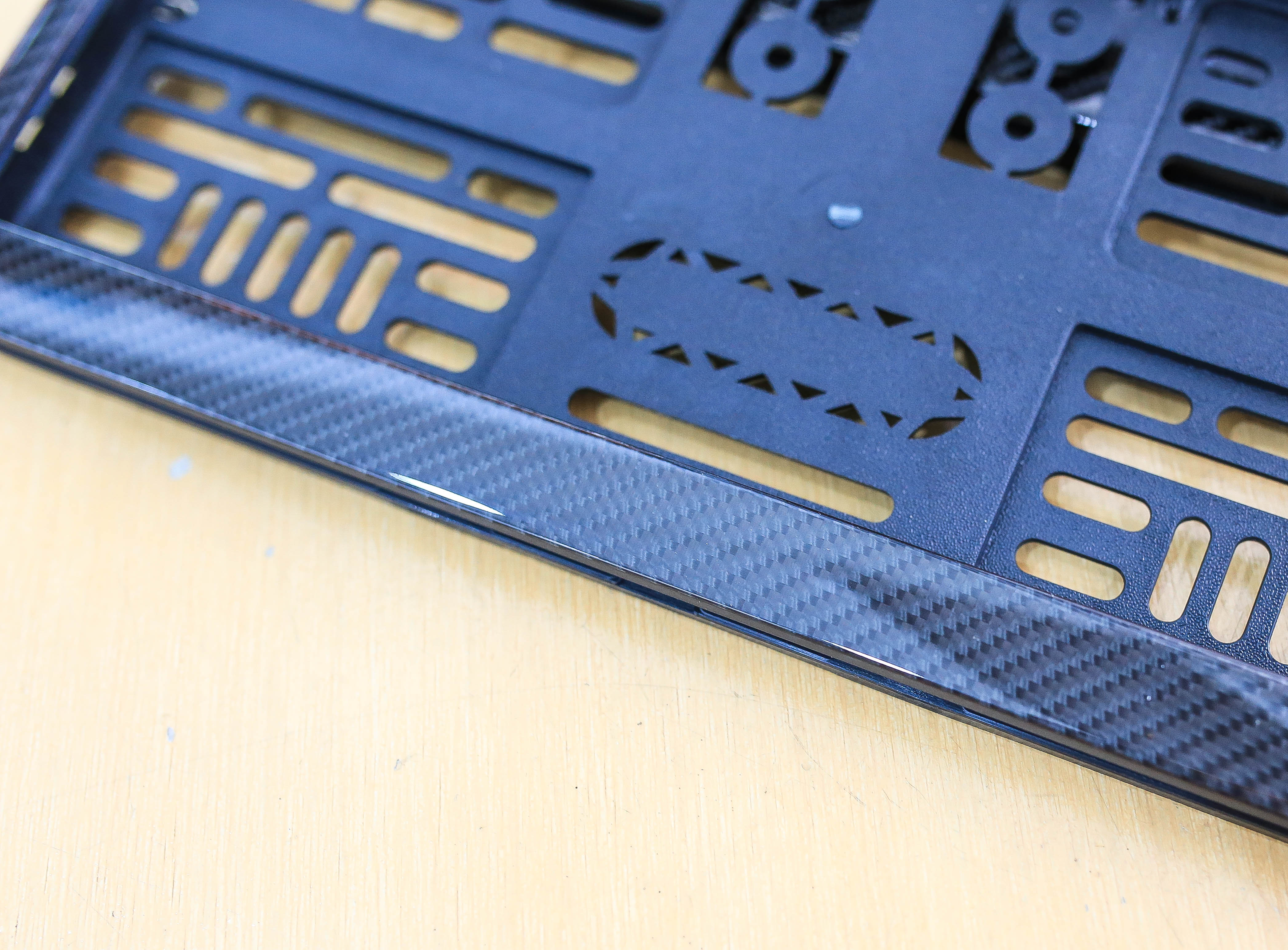 กรอบป้ายทะเบียนคาร์บอนแท้ ป้ายทะเบียน carbon แท้ กรอบทะเบียนรถยนต์ 2แผ่น ราคา1800 รับประกันงานเงาสวยเนียนทุกจุด สามารถใส่ได้กับรถทุกรุ่น