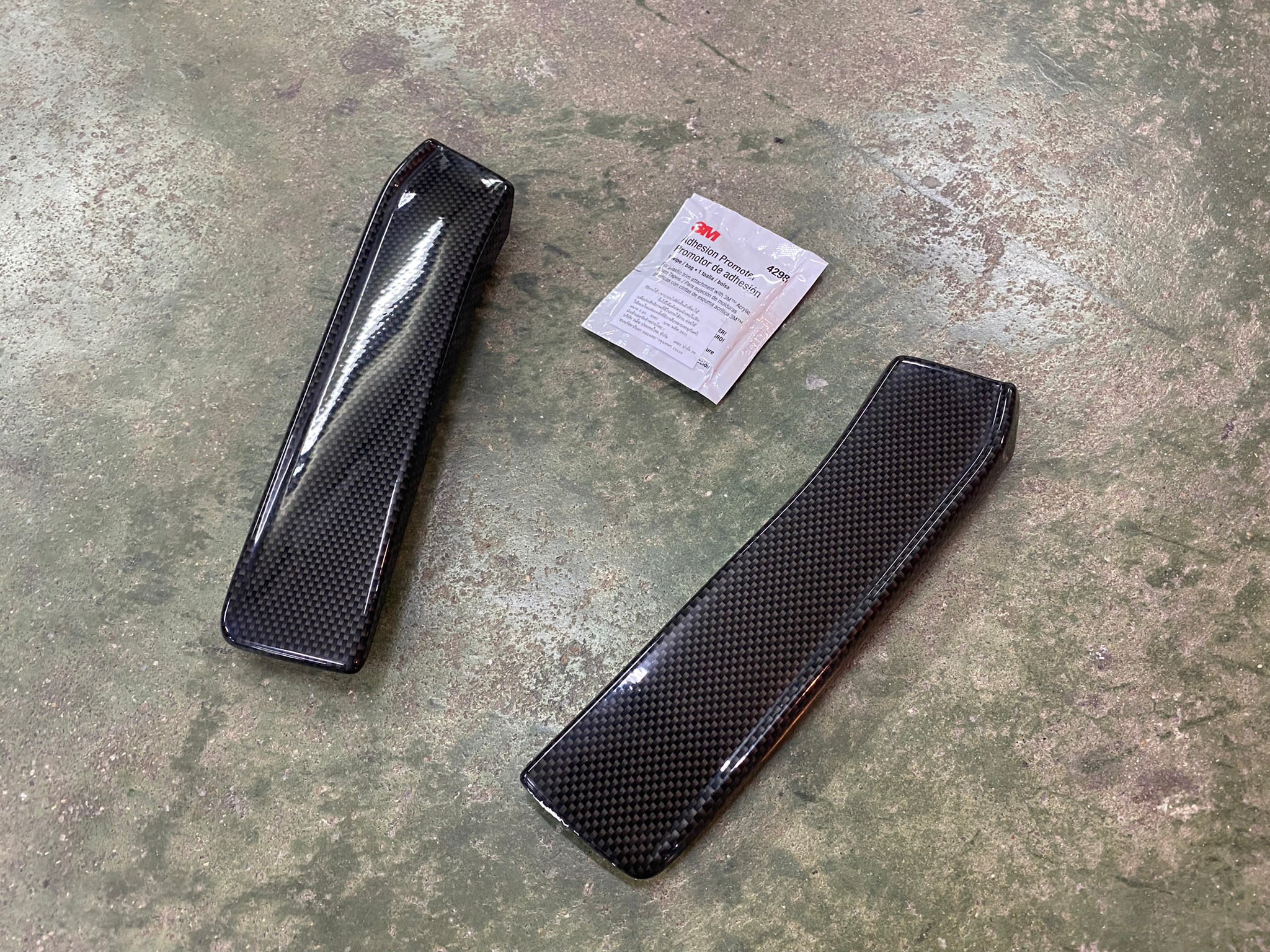 ที่ปิดหลุมมือจับท้าย Forza350 MOTOZAAA ลายเคฟล่า 890