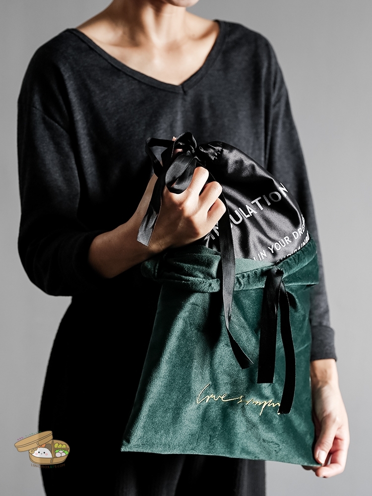 ถุงผ้าใส่กล่องข้าว พร้อมถุงเก็บความร้อน มี 5 สี