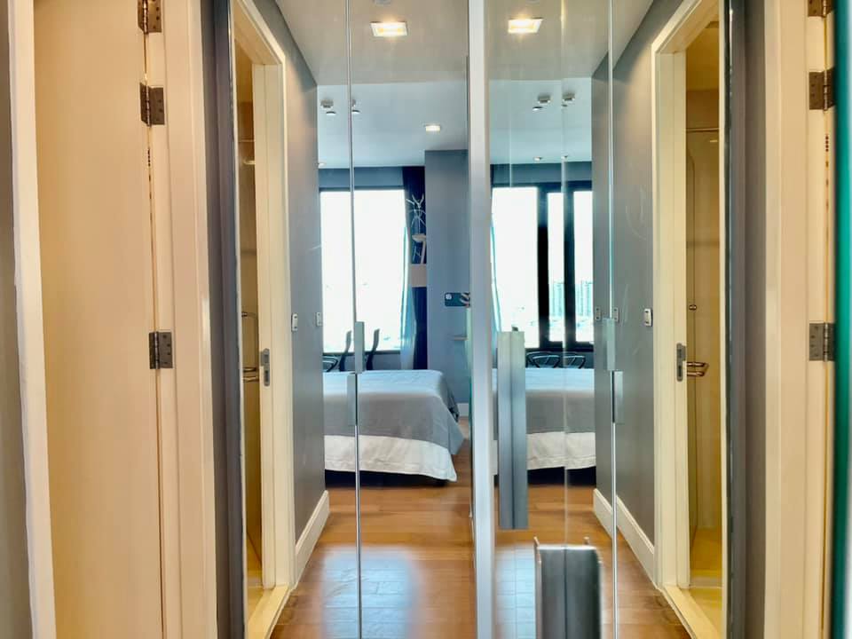 อีควิน็อคซ์ พหล-วิภา - Equinox Phahol-Vipha