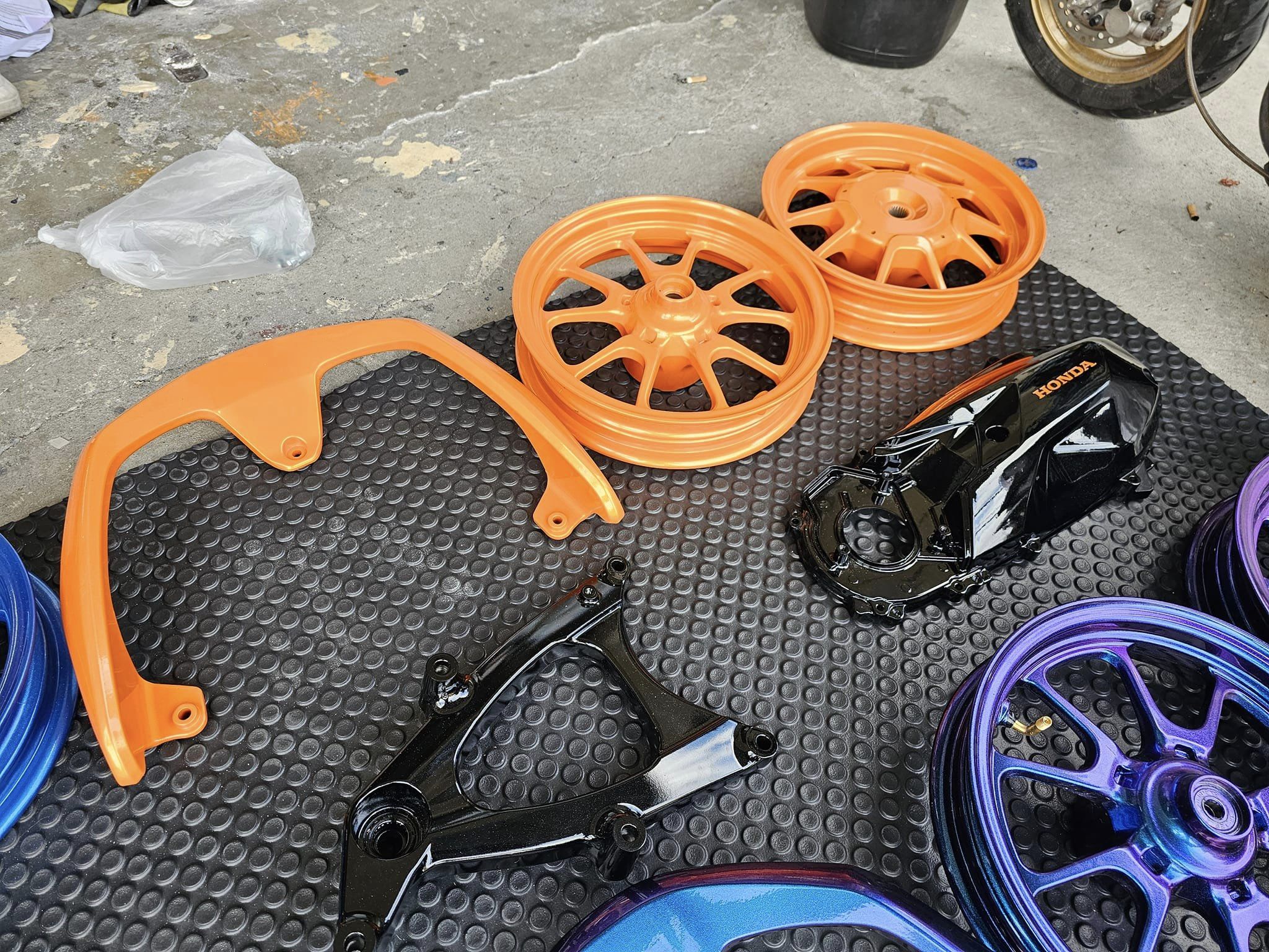 ล้อ-จับหลัง-แคร้-สวิงอาร์ม ทำสี พร้อมสับ Honda Giorno+