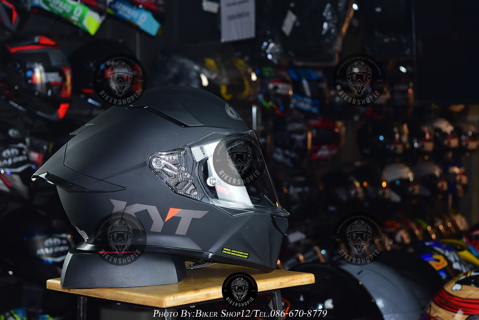 หมวกกันน็อคKYT Model R2R สีดำด้าน