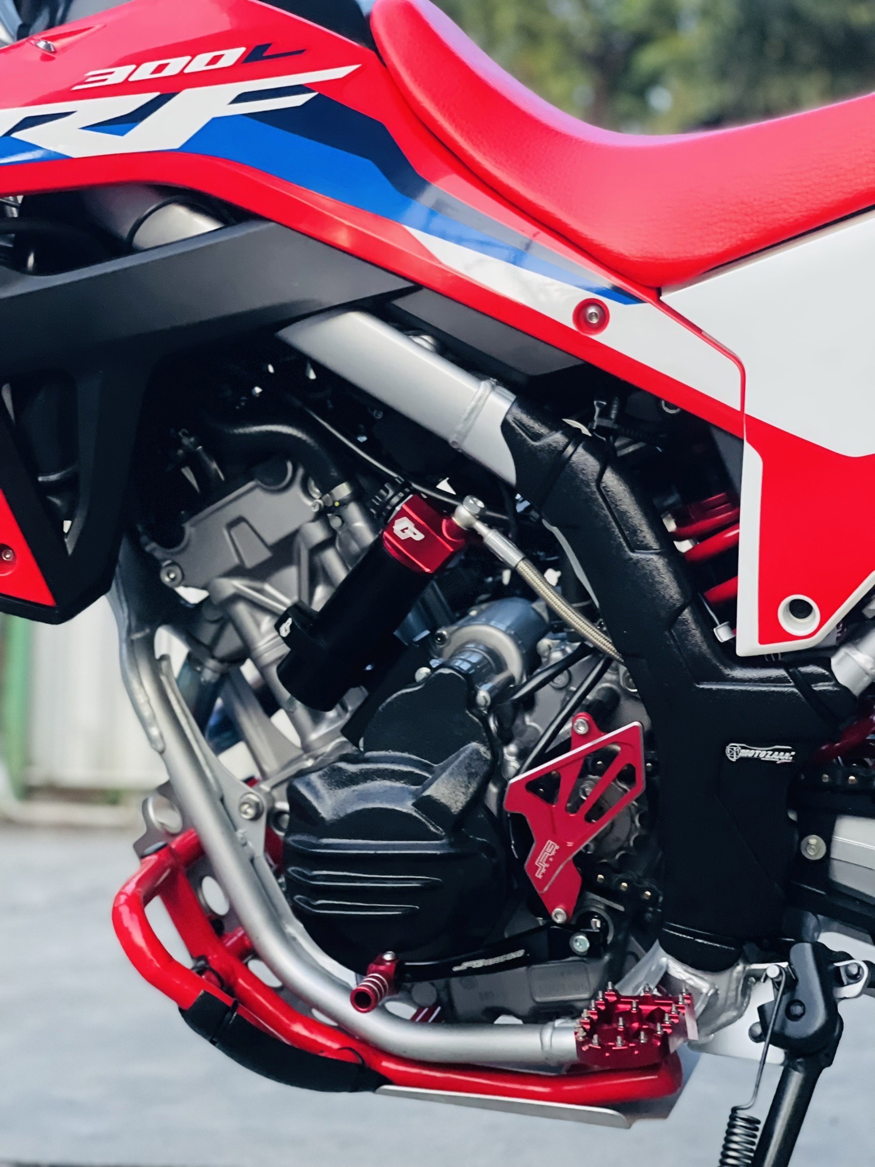 ชุดครอบเฟรม+ครอบเครื่อง CRF300L 1,500฿ MOTOZAAA