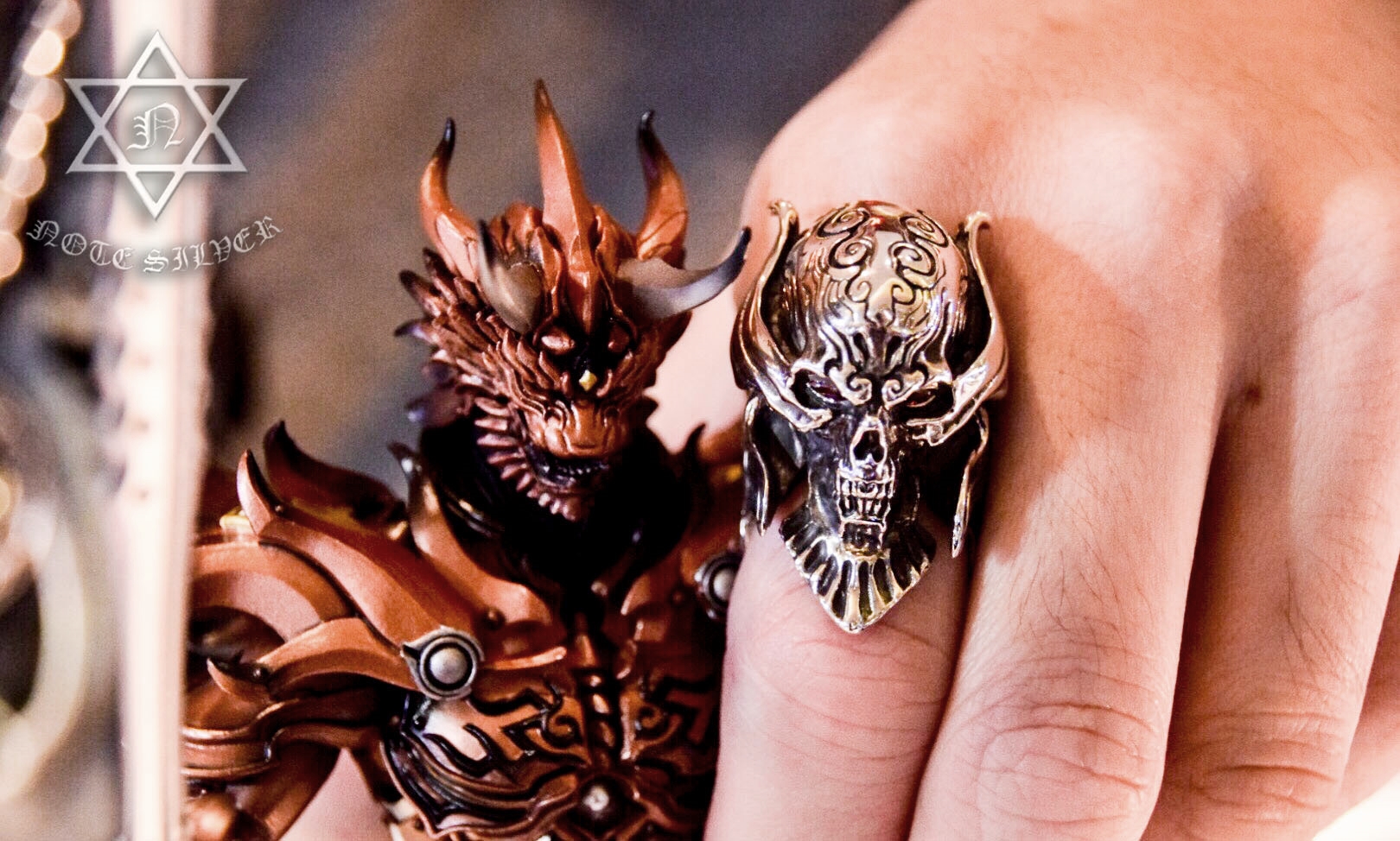 แหวนเงินแท้ซารูบ้า ตำนานกาโร่ ตาฝังสีแดงกาเนต Sterling Silver 925 NSRG2095