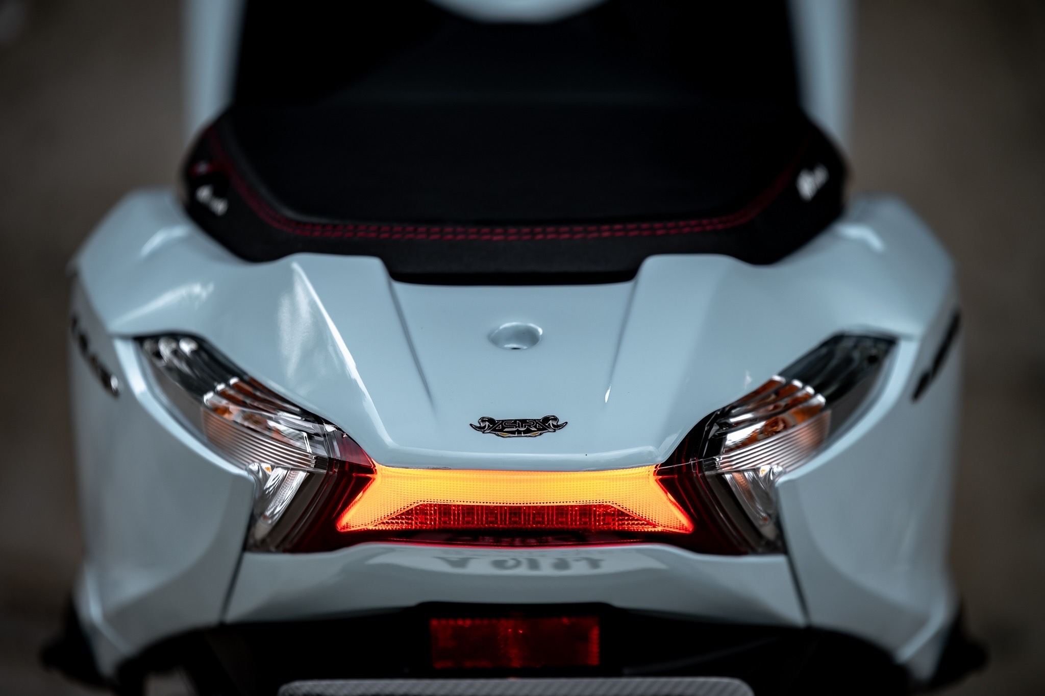 ครอบท้ายปิดรูกันตก Tail fairing cover 1400฿ ( สีพื้นพร้อมพ่น ) 1650฿ ( สีขาว , สีดำ )