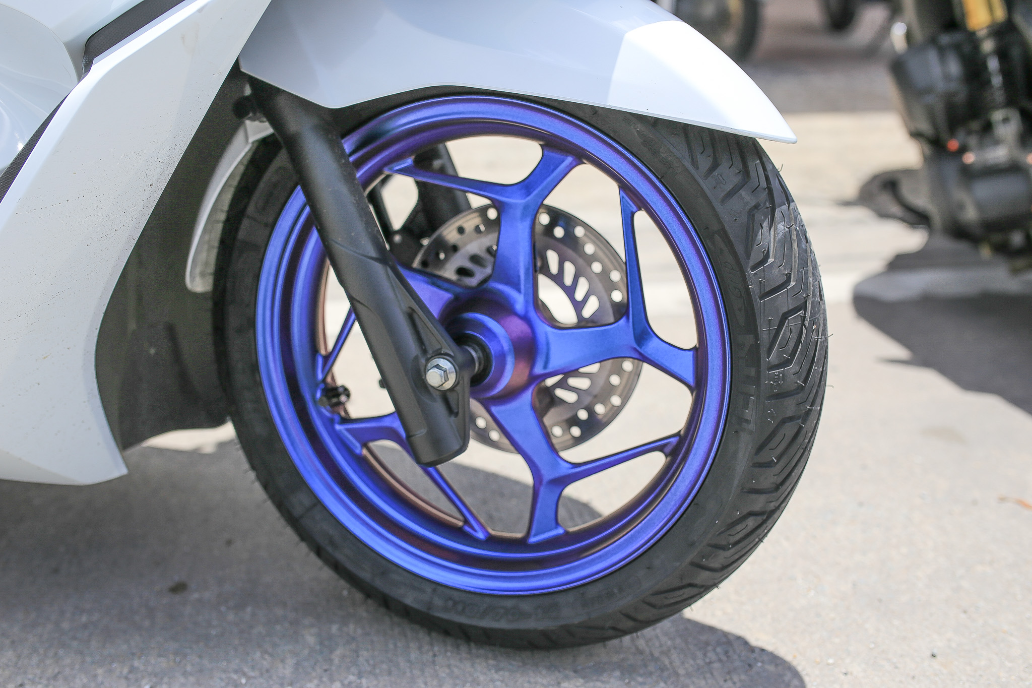 สับล้อสีม่วงเอฟเฟคพร้อมใส่ ราคา 2500 บาท สีทอง ราคา1800