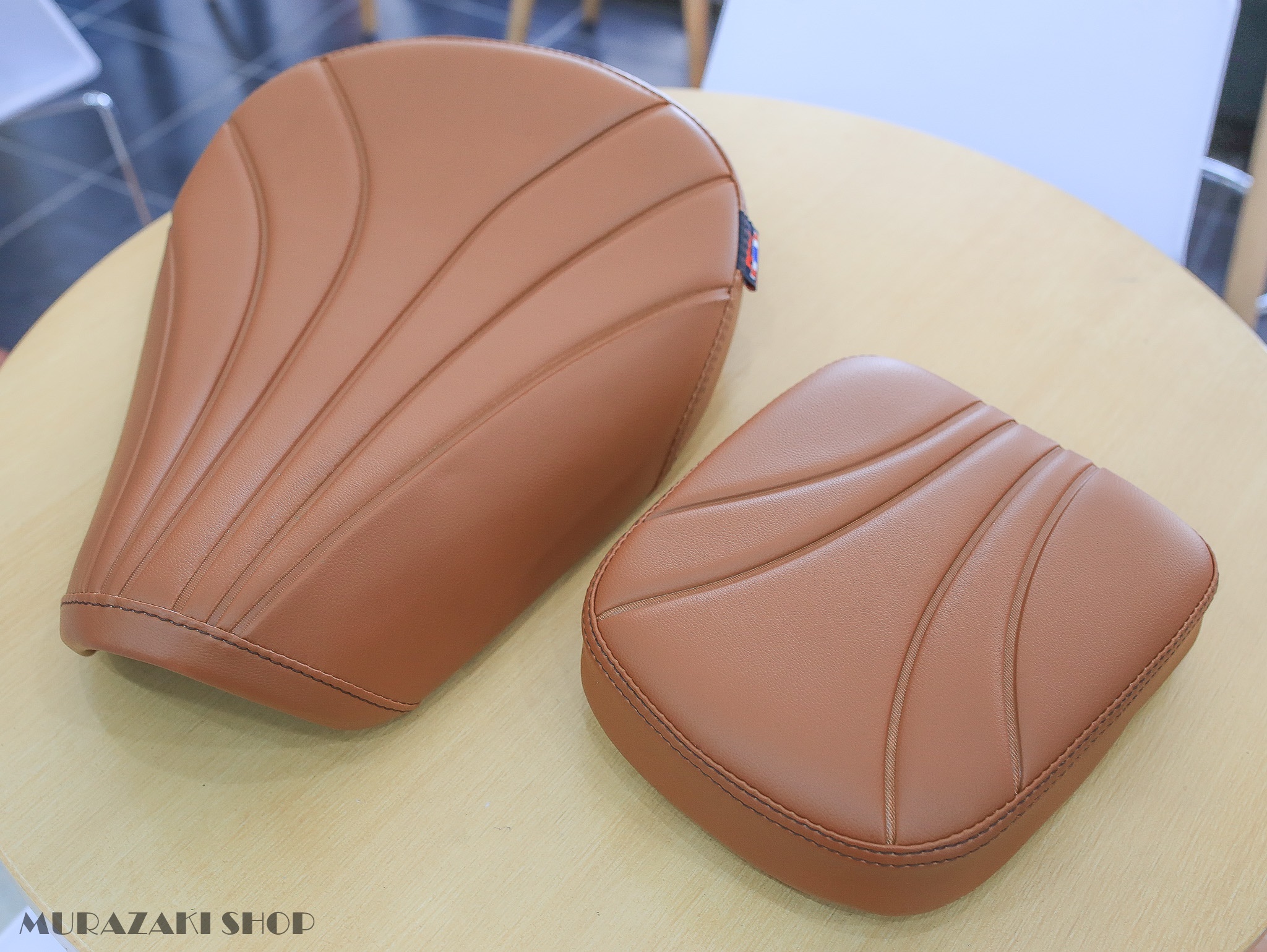 เบาะหน้าหลัง HONDA C125 หน่อยวัดด่าน มี2ลาย สีแดง ดำ น้ำตาล ชุดละ3500 ซื้อแยกหน้า2000หลัง1500ครับ