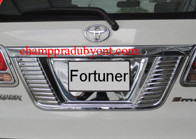 กรอบป้ายทะเบียนโครเมี่ยม TOYOTA FORTUNER 05-11