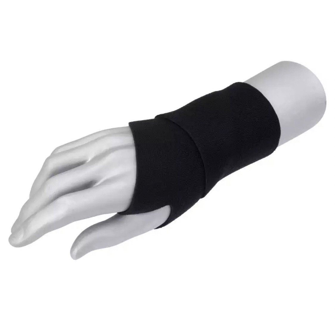 Futuro Compression Basics Wrist Support ฟูทูโร่ อุปกรณ์พยุงข้อมือ รุ่นเบสิค แบบปรับกระชับได้ (กล่องสีเหลือง) 1กล่อง/1ชิ้น