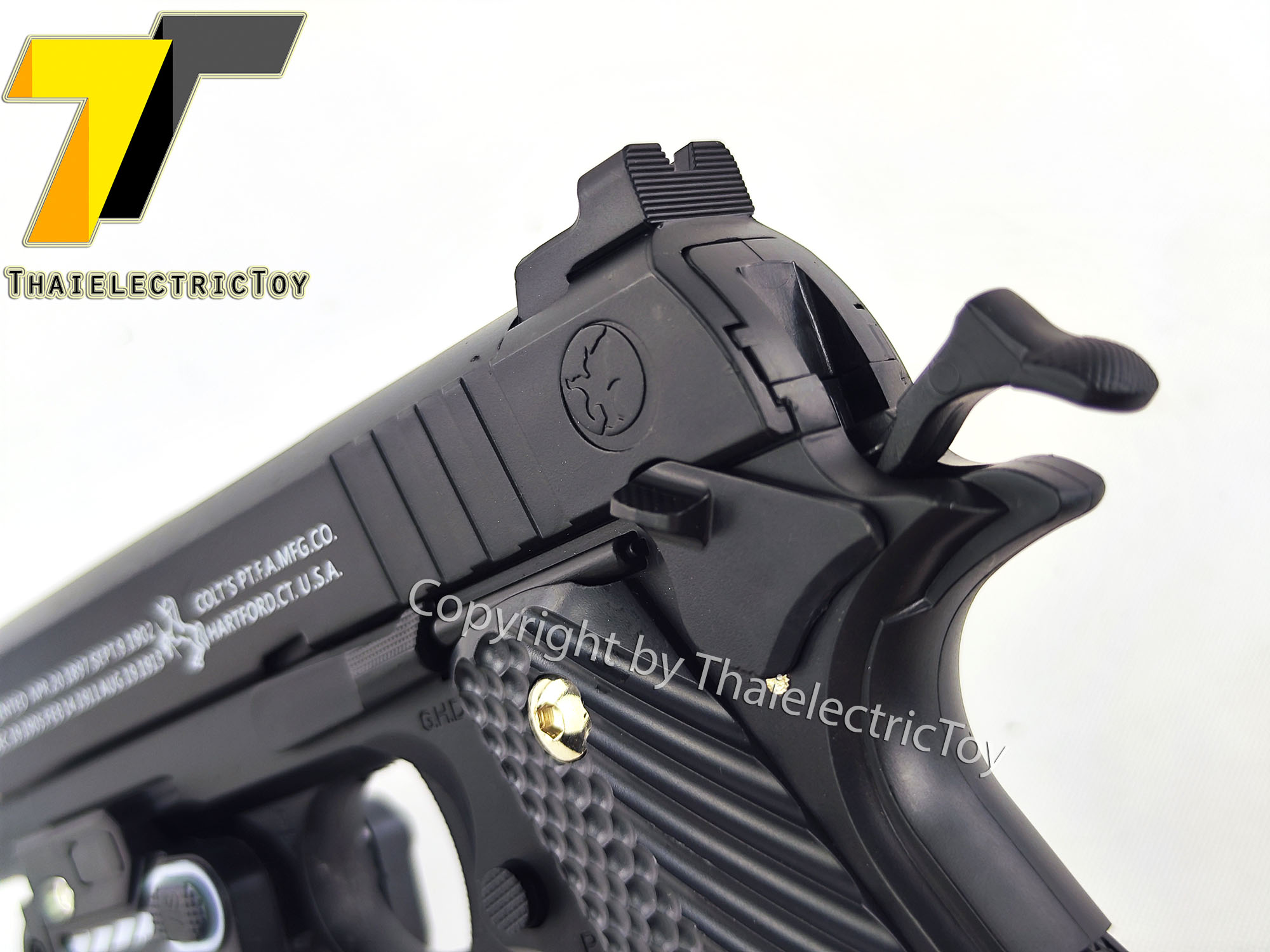 ปืนอัดลมพลาสติก 1911 ชักยิงทีล่ะนัด ลำกล้องยาว 7.5 นิ้ว หนัก 318 กรัม มีไฟฉาย เลเซอร์