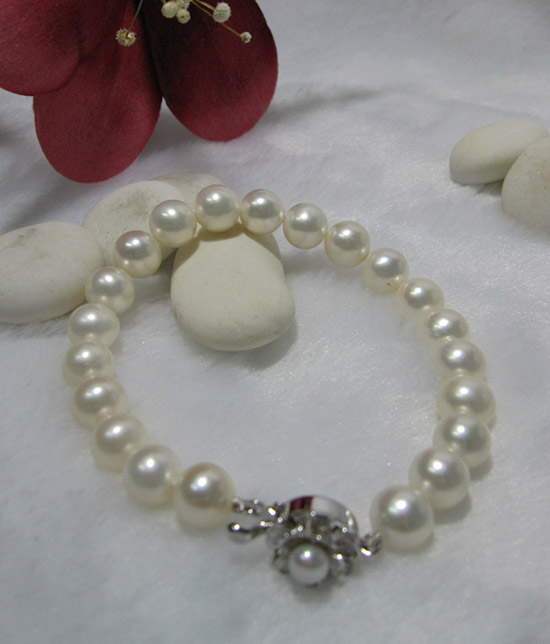 สร้อยข้อมือไข่มุกแท้ 8-8.5 มิล