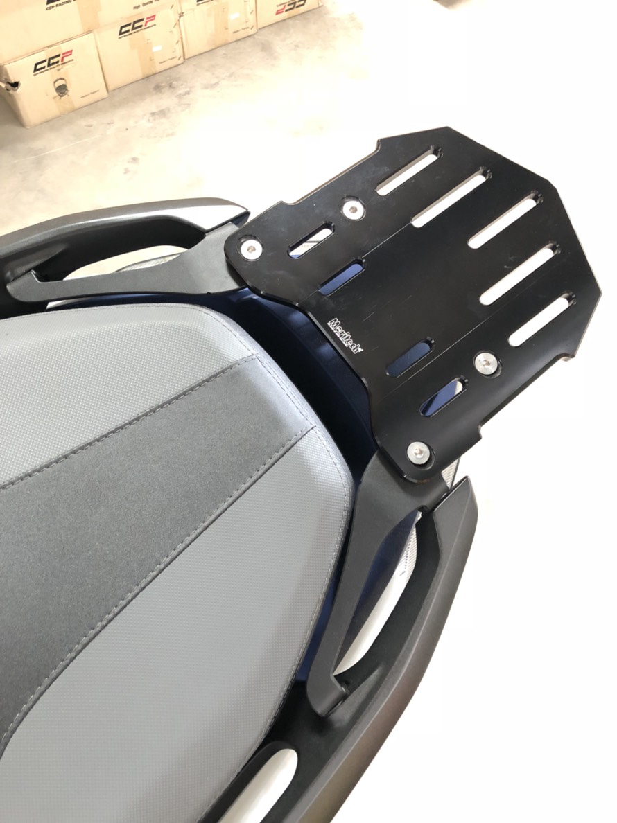 แผ่นรองกล่องท้ายเบาะ CNC All New Forza 300 ROTTAE มีสีเงิน ดำ ราคา2350