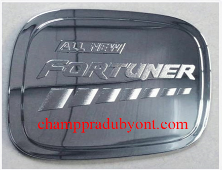 ครอบฝาถังน้ำมันโครเมี่ยม TOYOTA FORTUNER 2015-2017 (V.3)