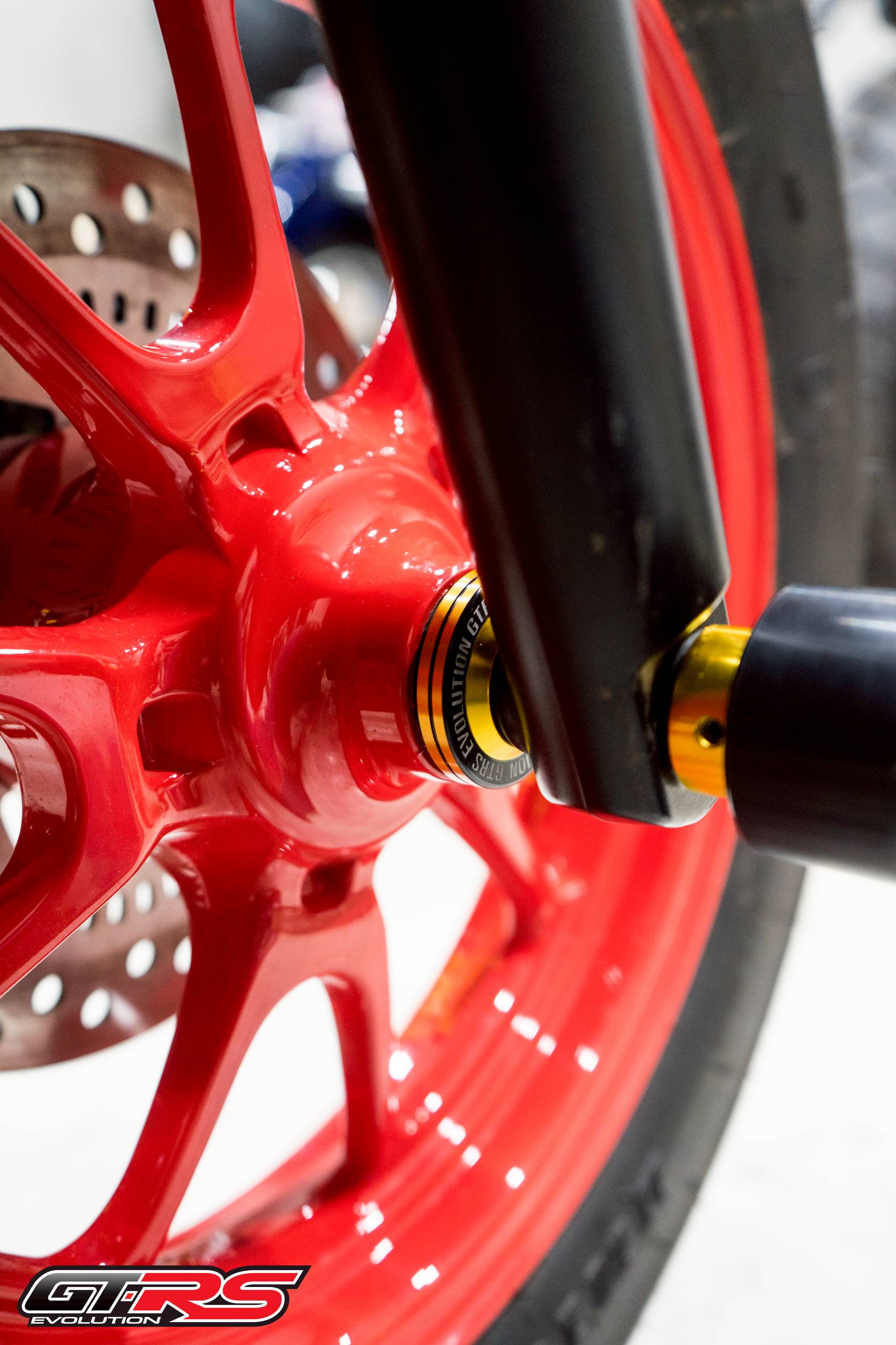 บู๊ชล้อหน้ากลึง CNC ทูโทน GTRS GIORNO+ - ดำแดง- ดำทอง - ดำเทา- ดำเขียว- ดำน้ำเงิน - ดำส้ม- ดำม่วง-ดำเงิน ราคา 550 บาท/คู่