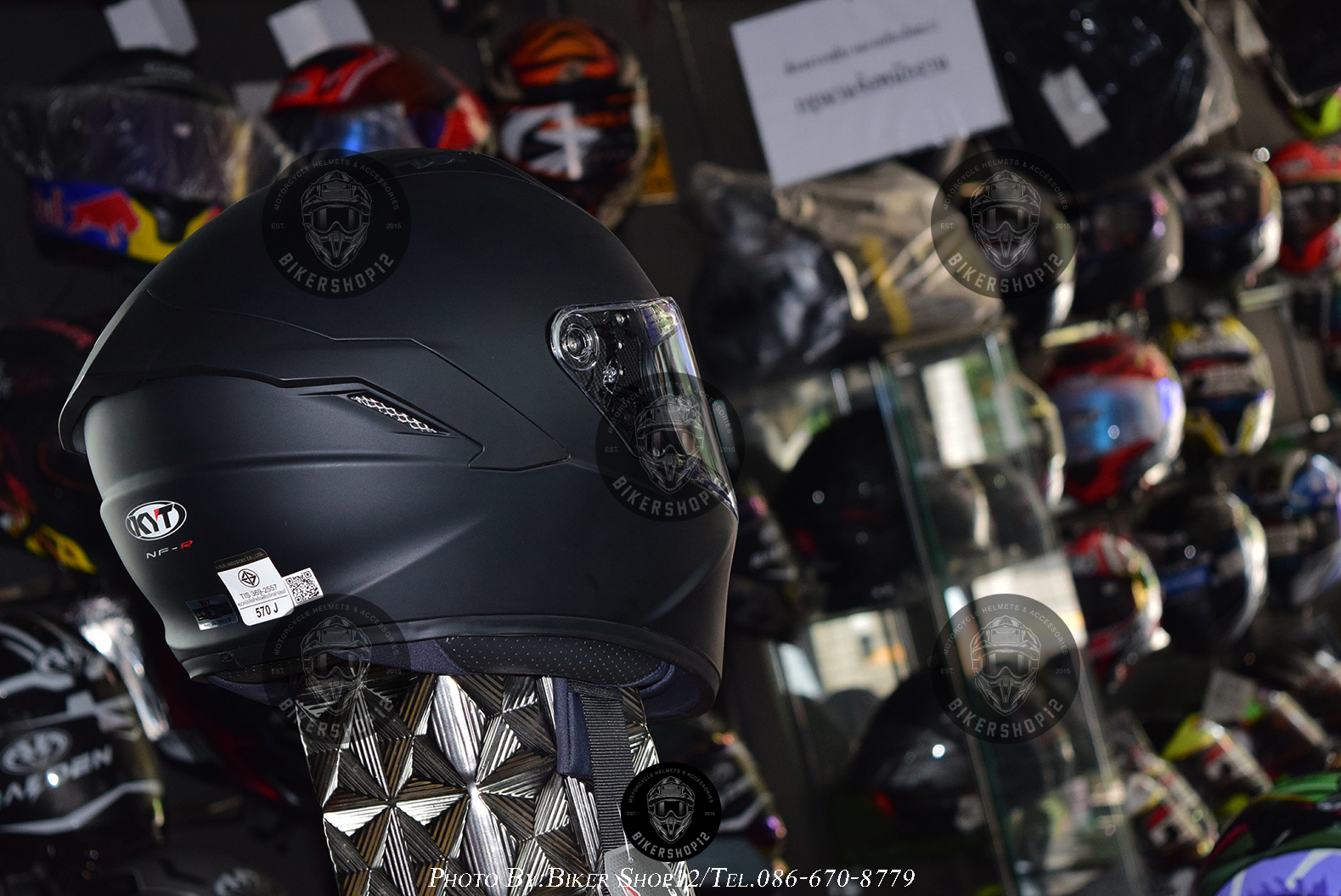 หมวกกันน็อค KYT สีดำด้าน (มีแว่น พับซ่อนได้)