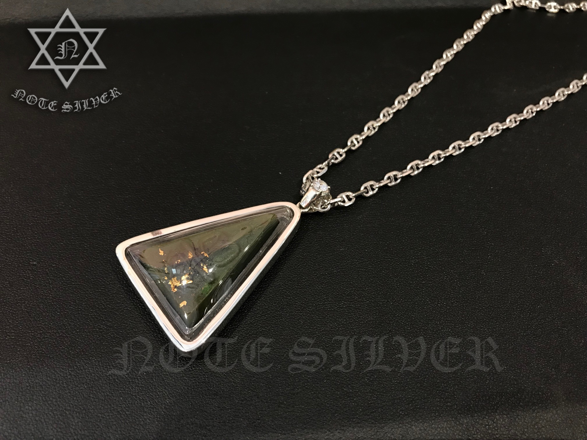 กรอบพระแบบเรียบ งานเข้าทรง ทรงสามเหลี่ยม Sterling Silver 925