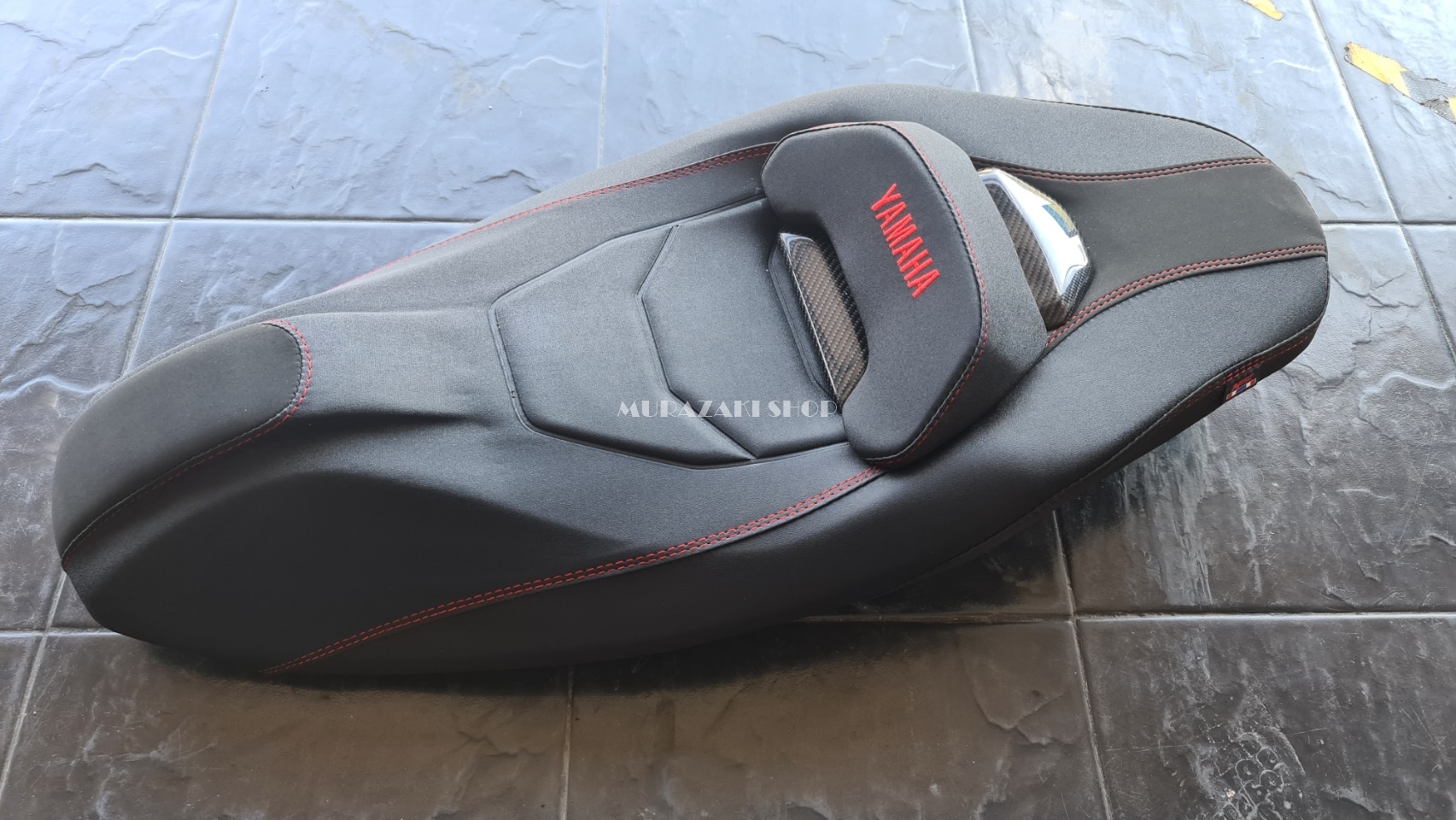 เบาะแต่ง NEW N-MAX 2020 เบาะรถมอไซลายเคฟล่า ทรงสปอร์ต สีดำ ด้ายแดง ราคา3500 Noi Watdan24