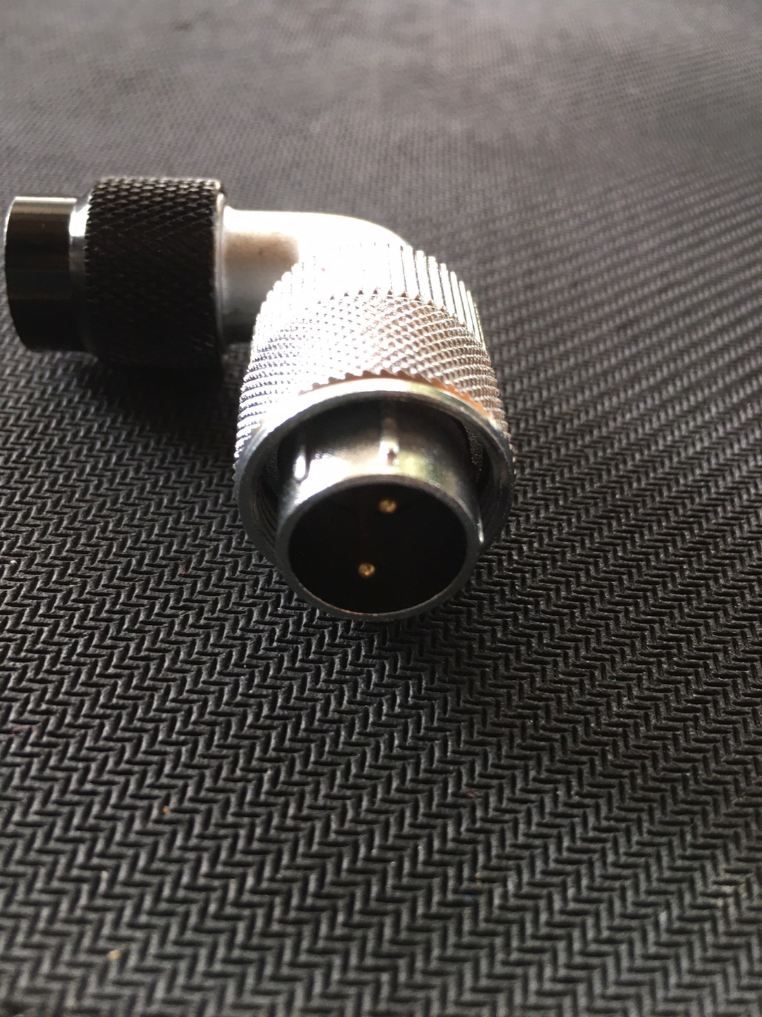 คอนเนคเตอร์ต่อสายไฟ WF16 2pole #2sqmm 10A, cable OD.3-6.5mm Angle connector IP55 "WF16J2TW" male poles