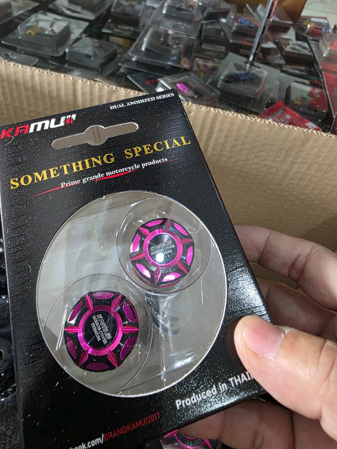 ปิดรูกระจก CNC ตรงรุ่น GIORNO+ งาน 2-Tone KAMUI สำหรับตัว ABS และ CBS -ราคา 550 บาท