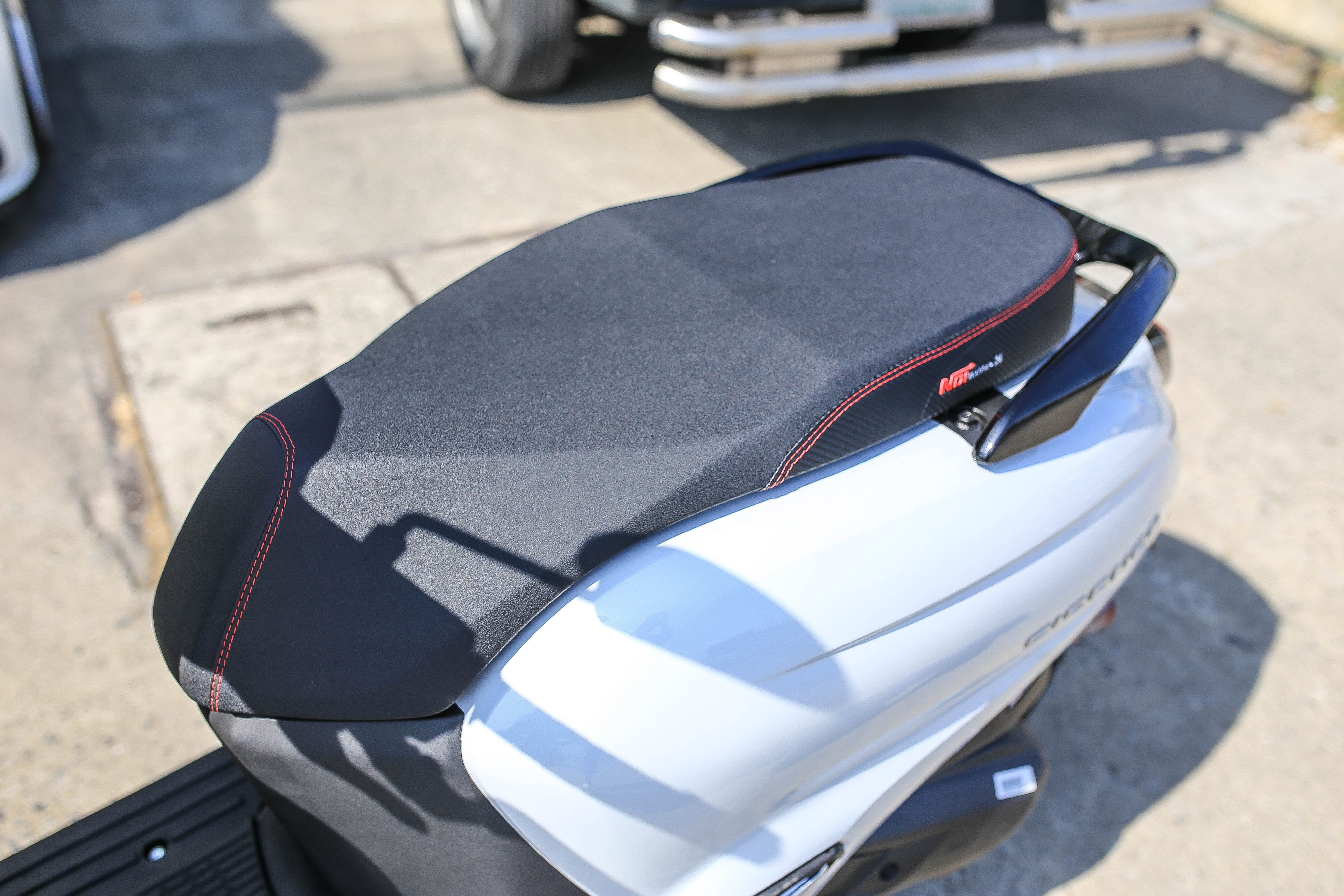 ชุดสี 4 ชิ้น Giorno125/สีดำเงา ครอบไมล์/ครอบไฟท้าย/ครอบโลโก้/ครอบไฟหน้า