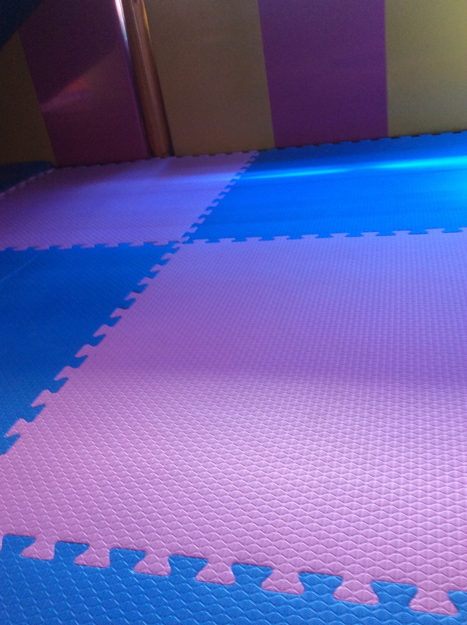 จิ๊กซอว์ปูพื้น หนา 20 mm. ขนาด 100 cm. X 100 cm.