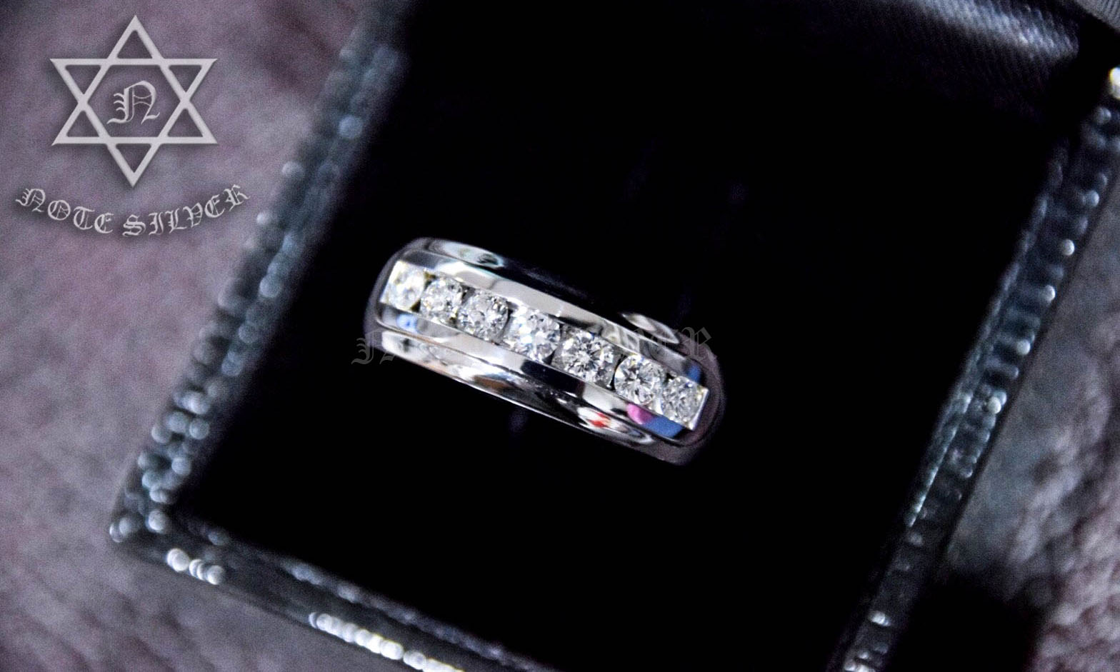 แหวนทองคำขาวแท้ White Gold 18 K เพชรแท้เรียง 7 เม็ด NSGD1754