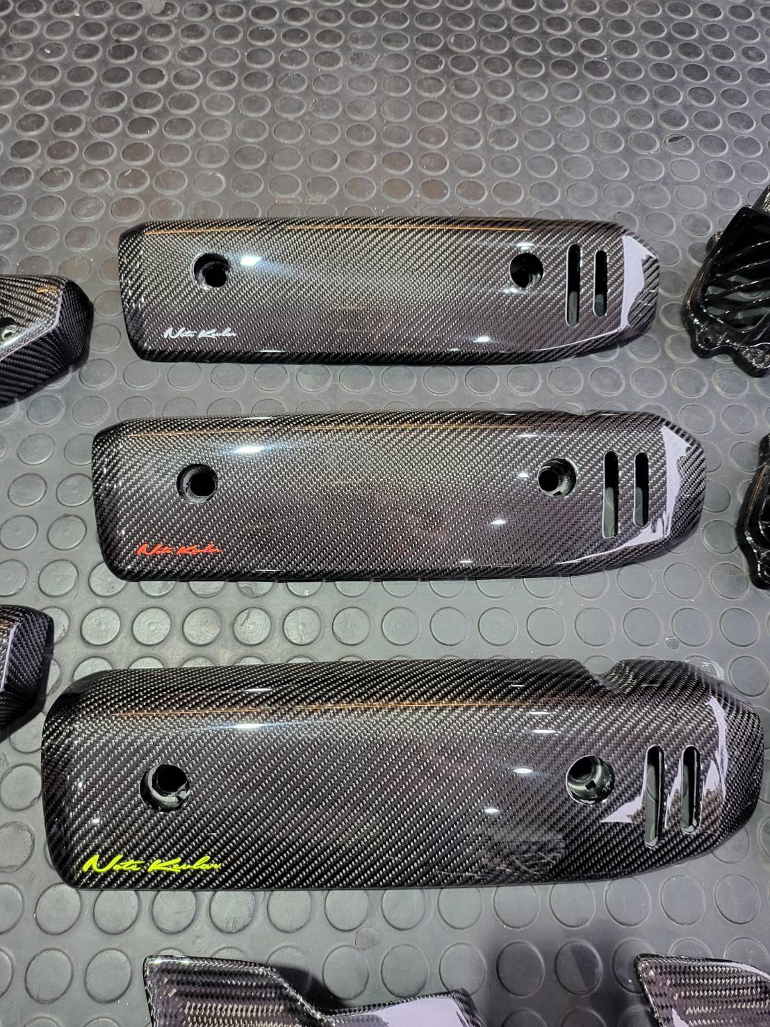 คาร์บอนเครฟล่าผ้าแท้ HONDA Giorno+ ทั้งคัน มีของพร้อมส่ง กรอง กันร้อนท่อ ฝาถังน้ำมัน ครอบไฟหน้า ครอบพักเท้า ครอบไฟส่องป้าย ฝาเก๊ะ หม้อน้ำ หัวแคร้ง