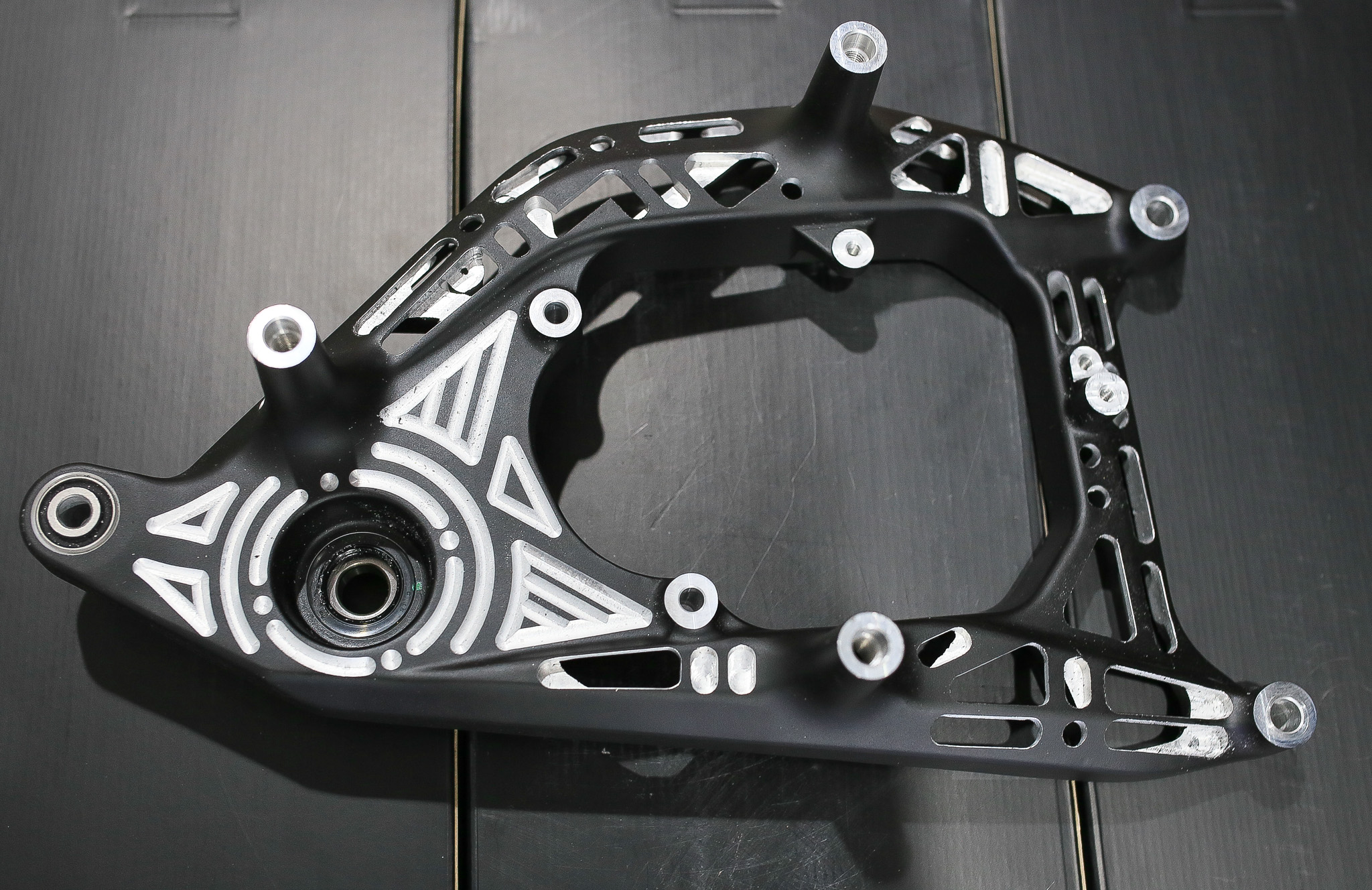 สวิงอาร์ม สล็อต เจาะไล่เบา แนวซิ่ง Forza350 ราคาแลก1000 ขายขาด2950