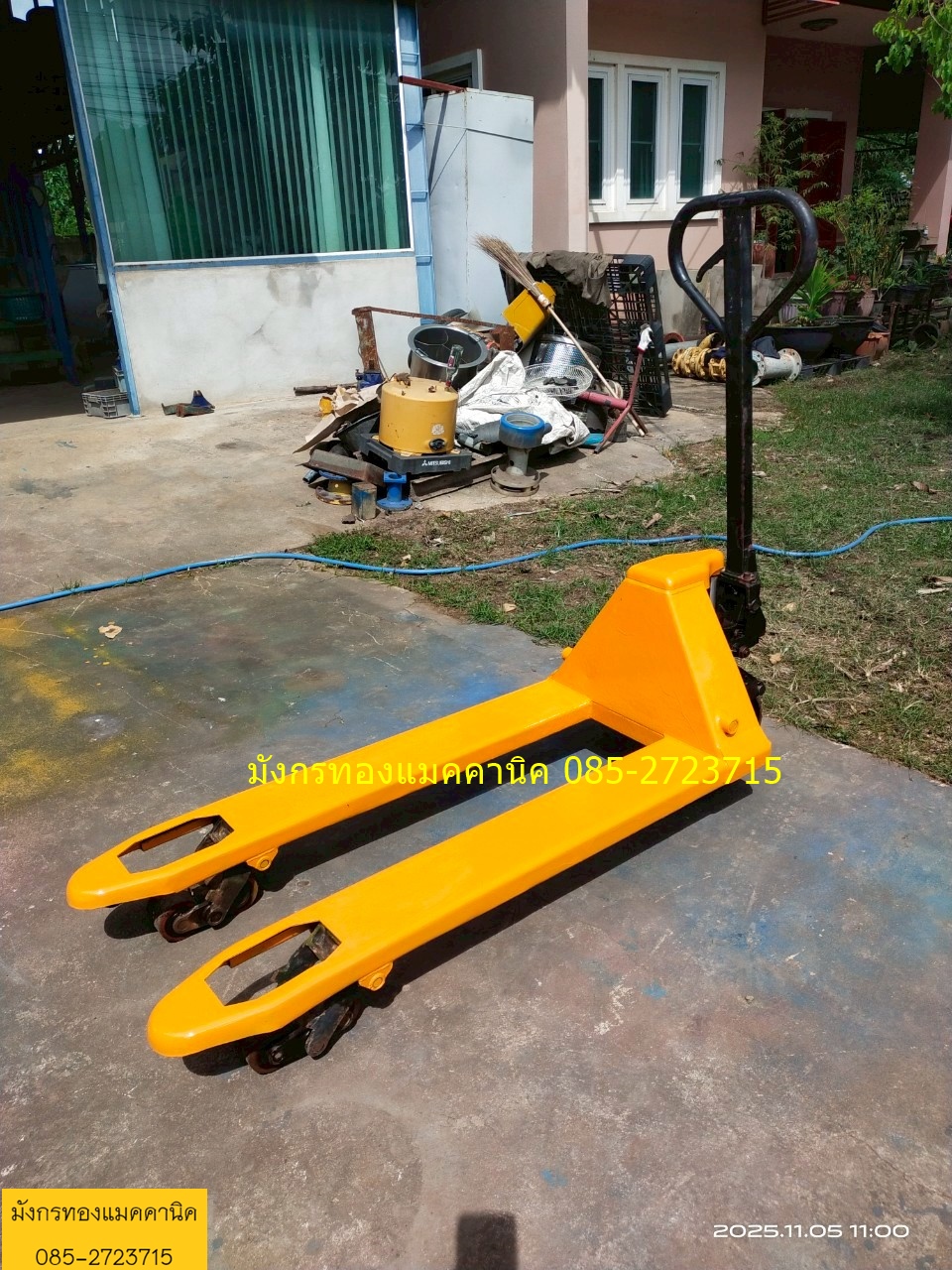 แฮนด์ลิฟท์ ขนาดกว้าง 54 ซม. ยาว 115 ซม. ล้อลื่นดี ยกสูงสุดได้ 18 ซม.