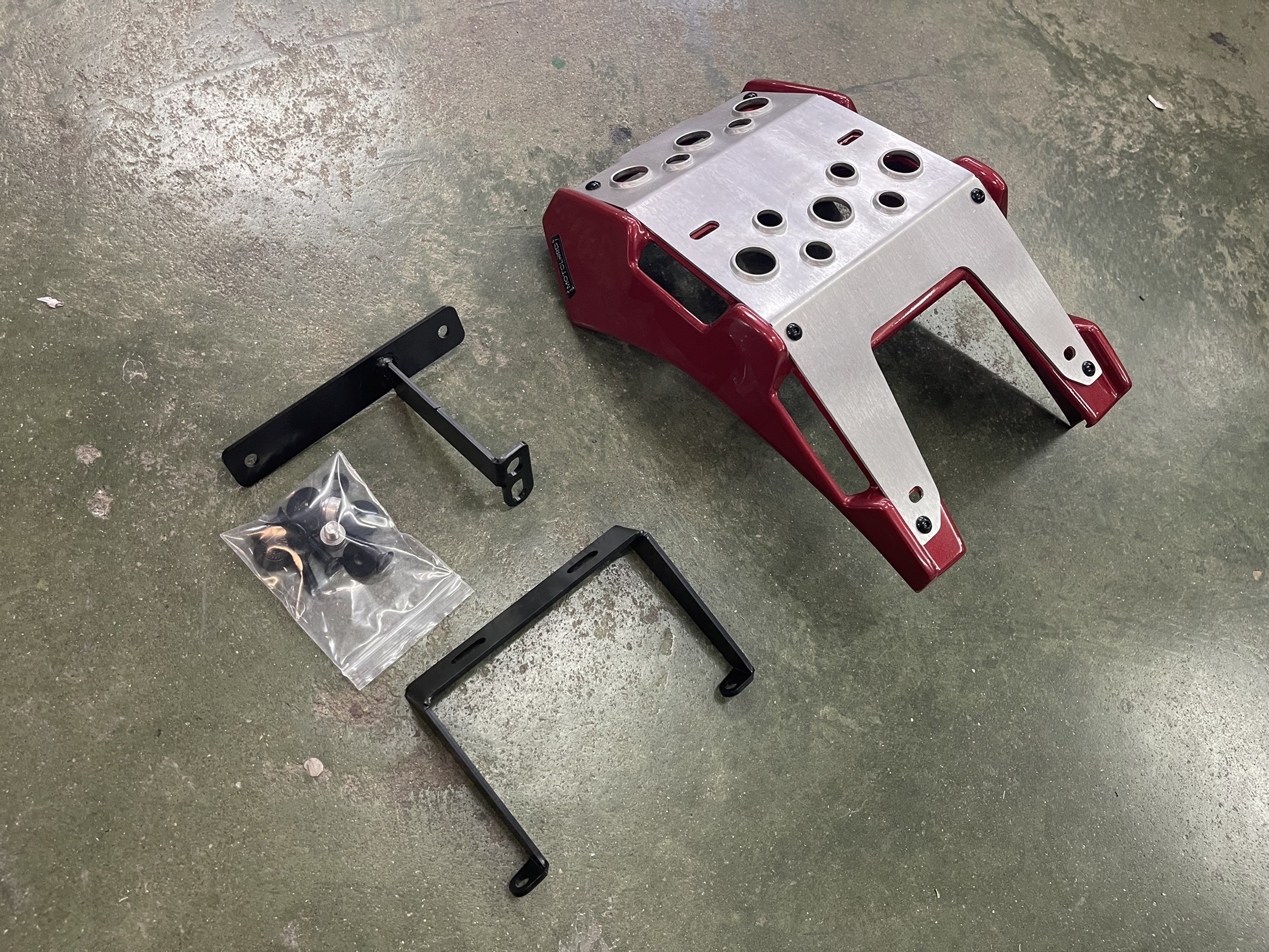 อกล่าง-กันแคร้ง Dax125 MotolordD Dax125 3600฿ สีเทา แดง ดำ บรอนด์