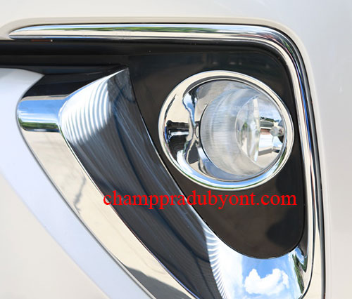 ครอบไฟตัดหมอกโครเมี่ยม TOYOTA FORTUNER 15-16