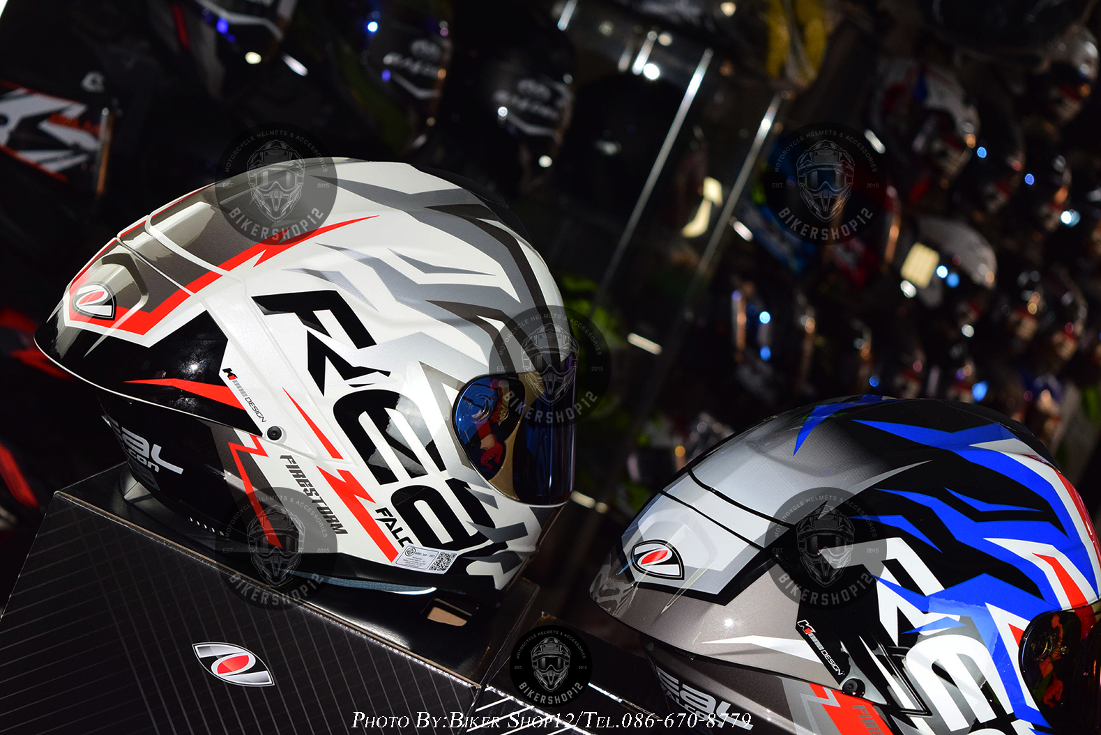 หมวกกันน็อค REAL รุ่น Falcon ลาย FIRE STORM สี ดำ/ขาว